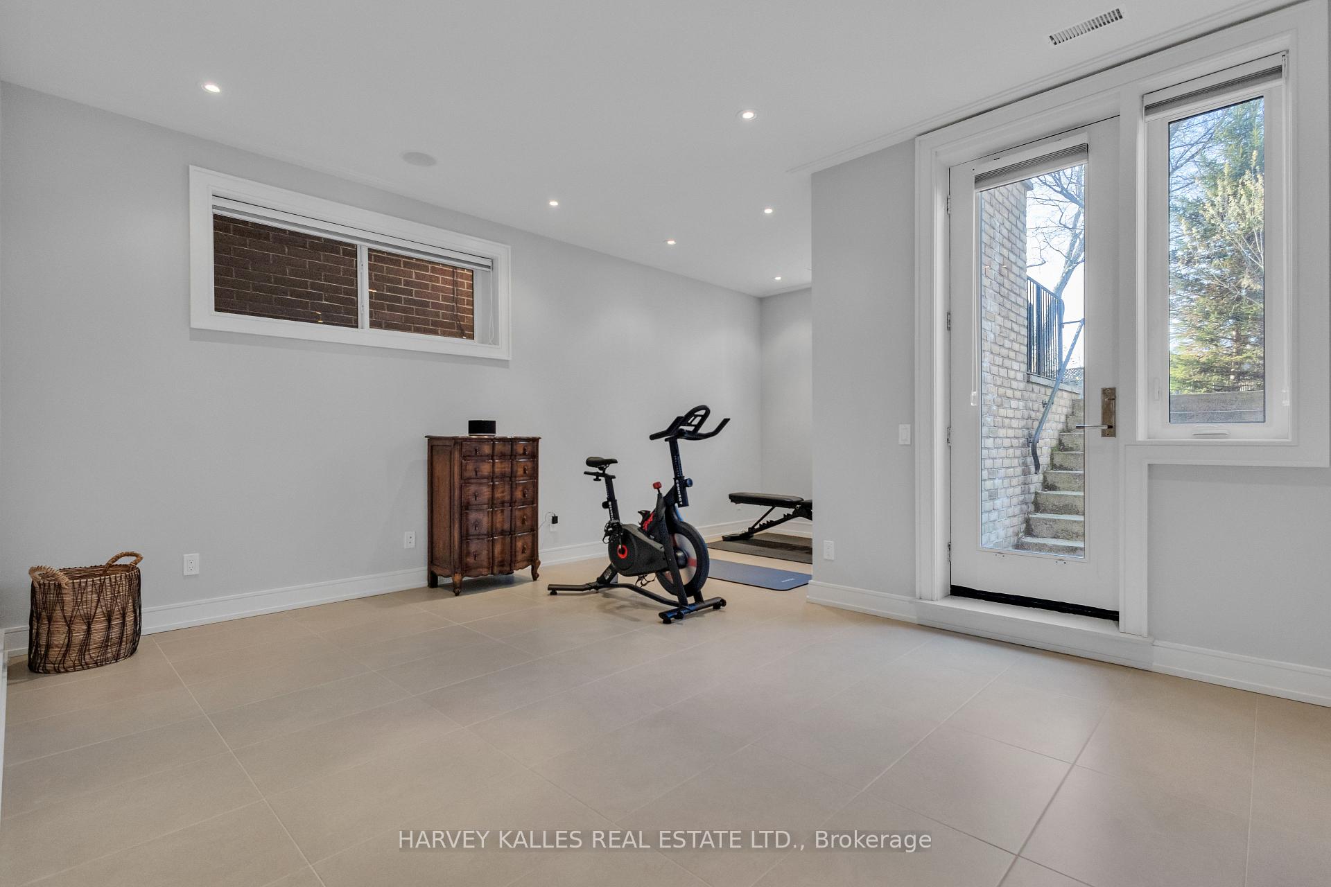 Photo 37 of 172A Lawrence Avenue E, Toronto, Lawrence Park North — HOMEH