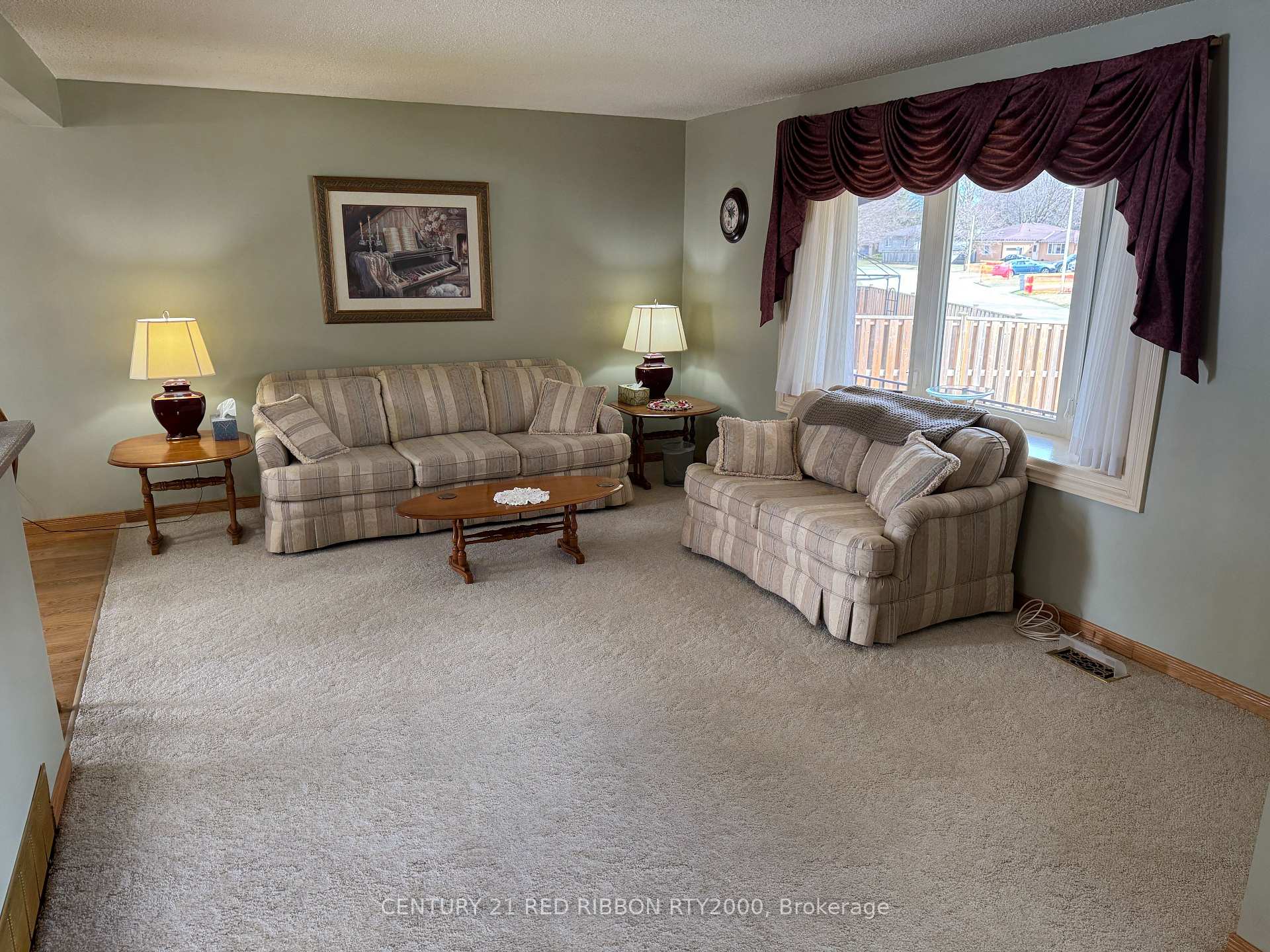 Photo 2 of 334 Helen Drive, Strathroy-Caradoc, NW — HOMEH