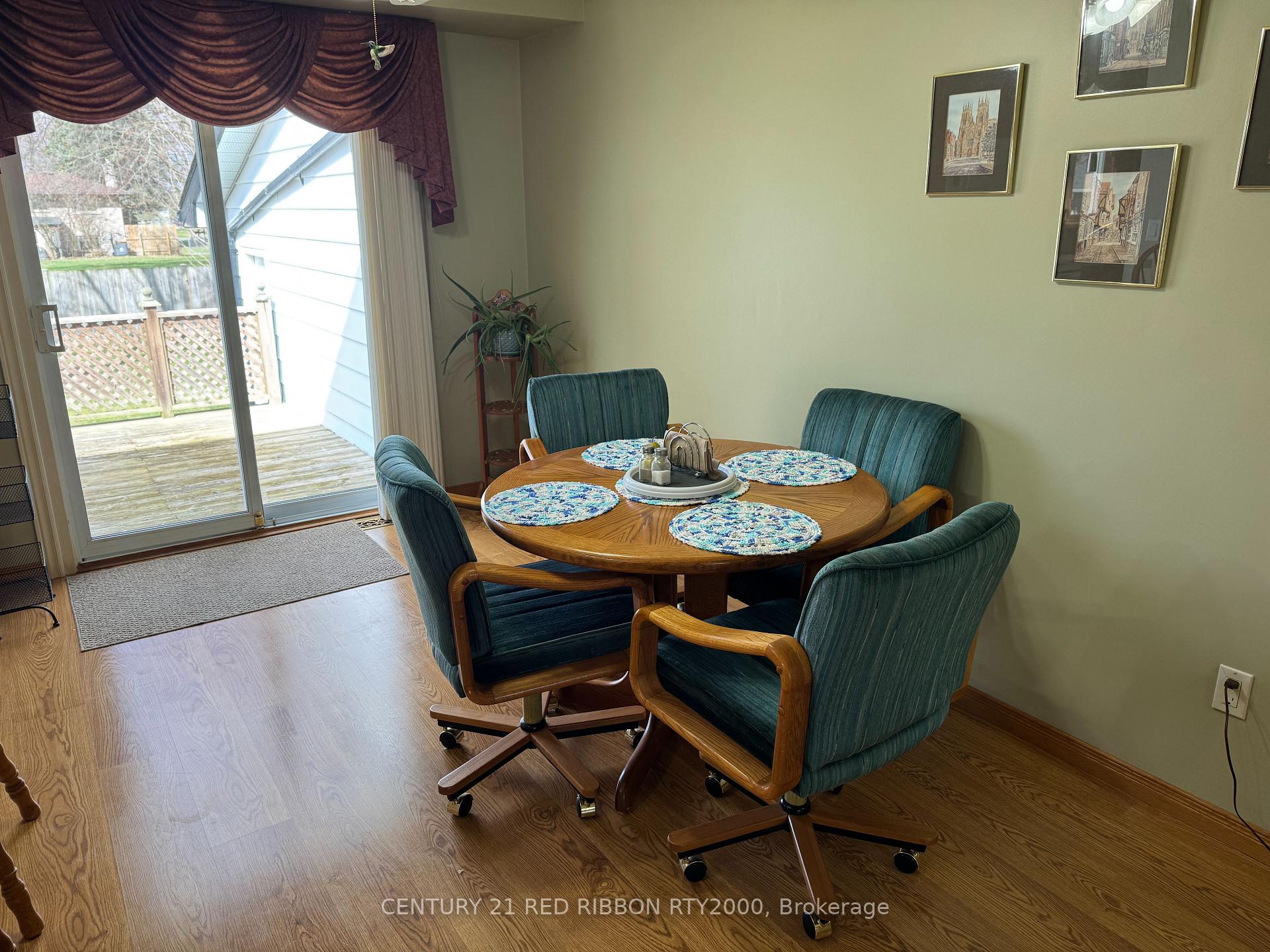 Photo 11 of 334 Helen Drive, Strathroy-Caradoc, NW — HOMEH