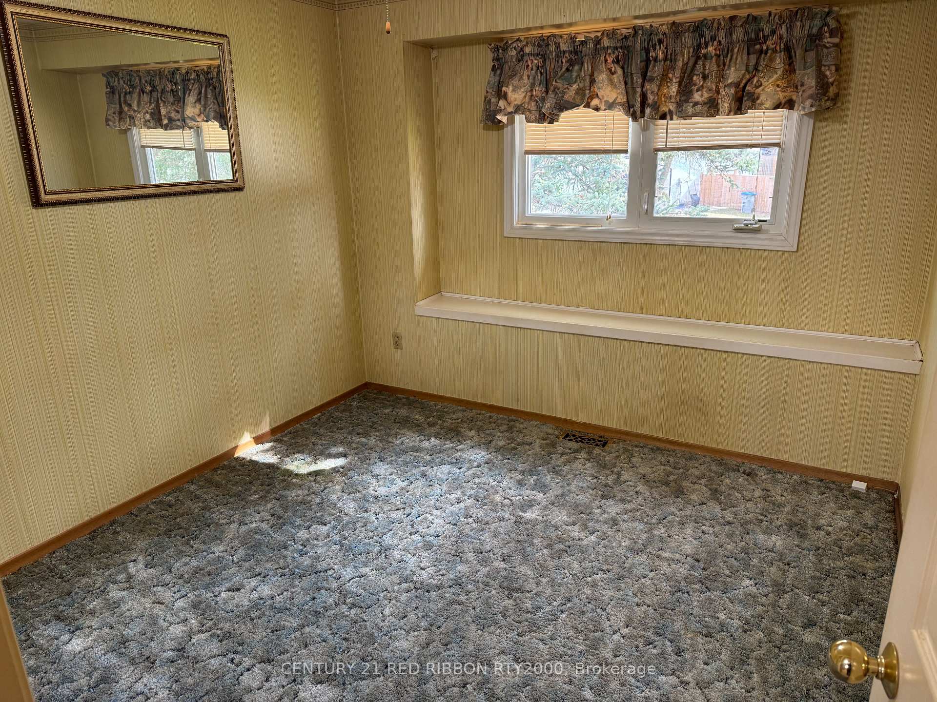 Photo 16 of 334 Helen Drive, Strathroy-Caradoc, NW — HOMEH