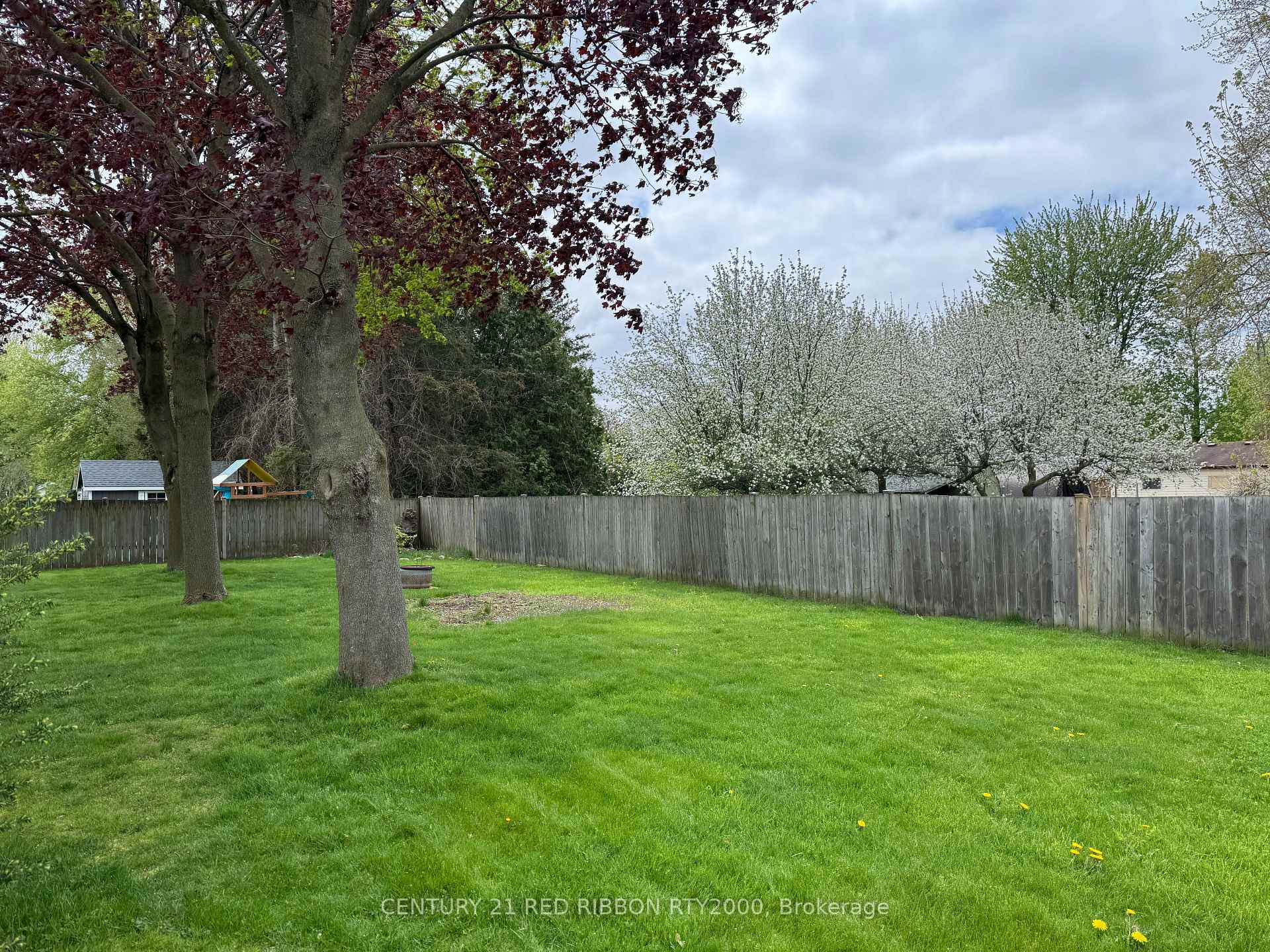 Photo 28 of 334 Helen Drive, Strathroy-Caradoc, NW — HOMEH