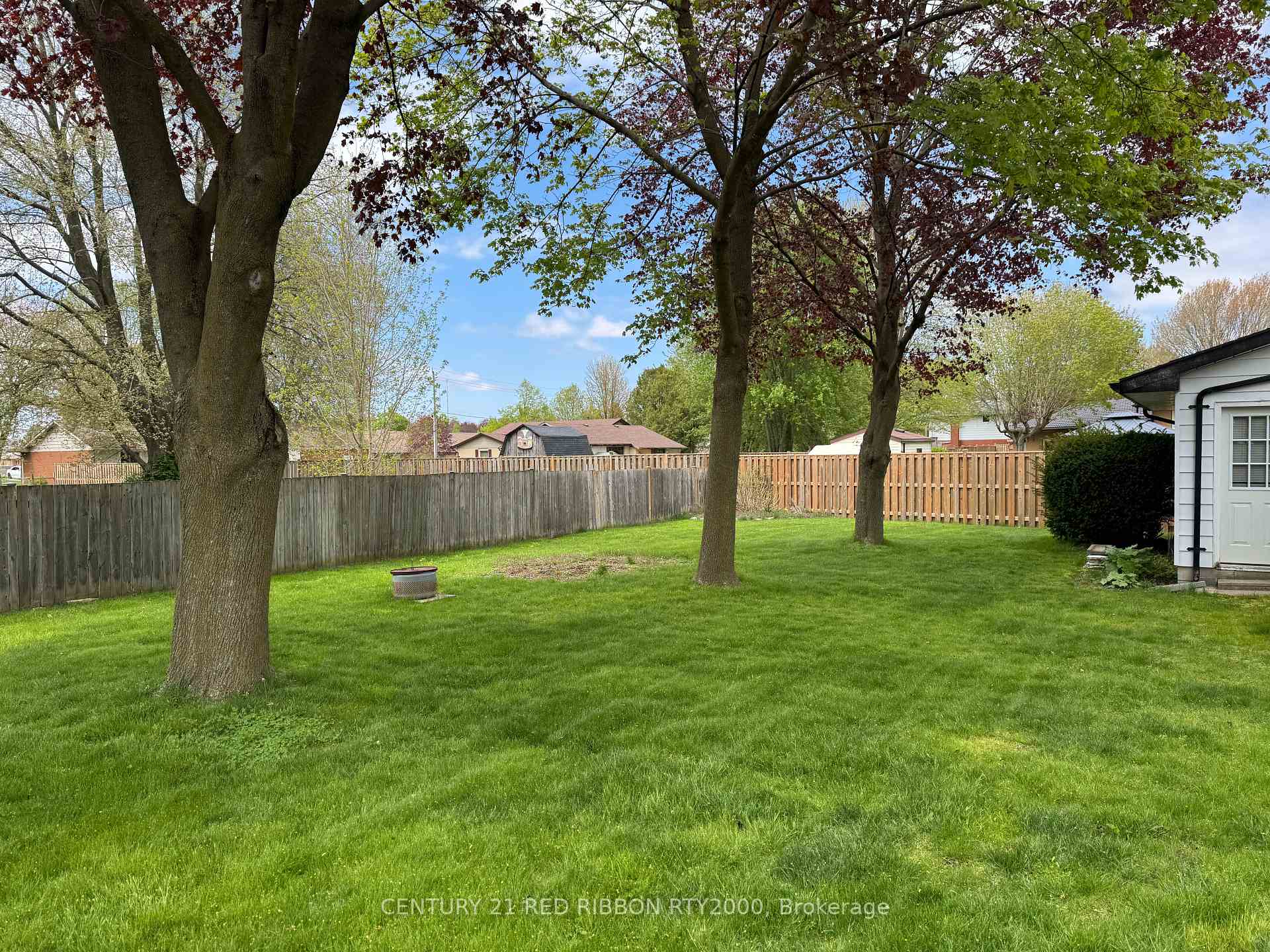 Photo 33 of 334 Helen Drive, Strathroy-Caradoc, NW — HOMEH