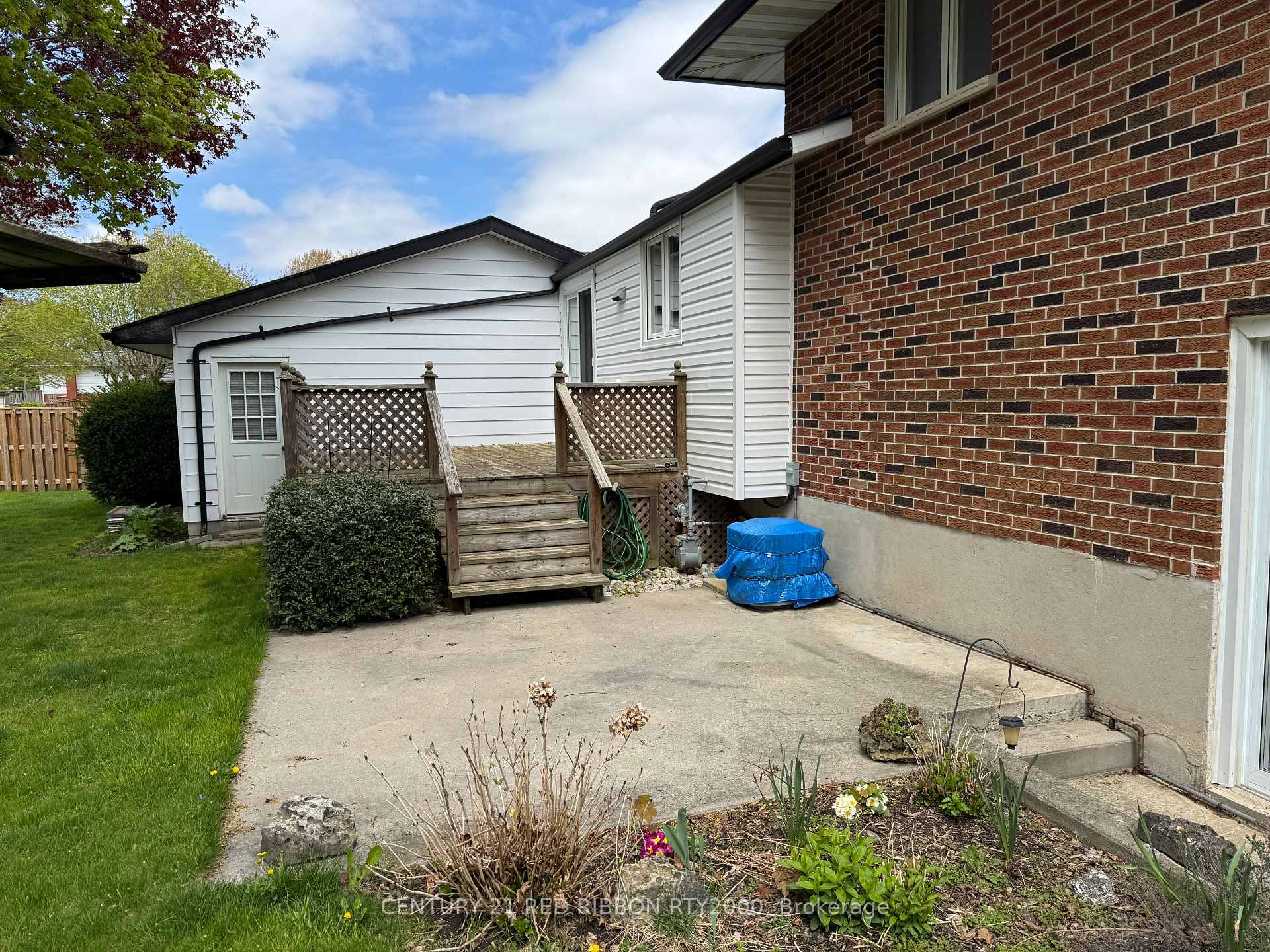 Photo 34 of 334 Helen Drive, Strathroy-Caradoc, NW — HOMEH