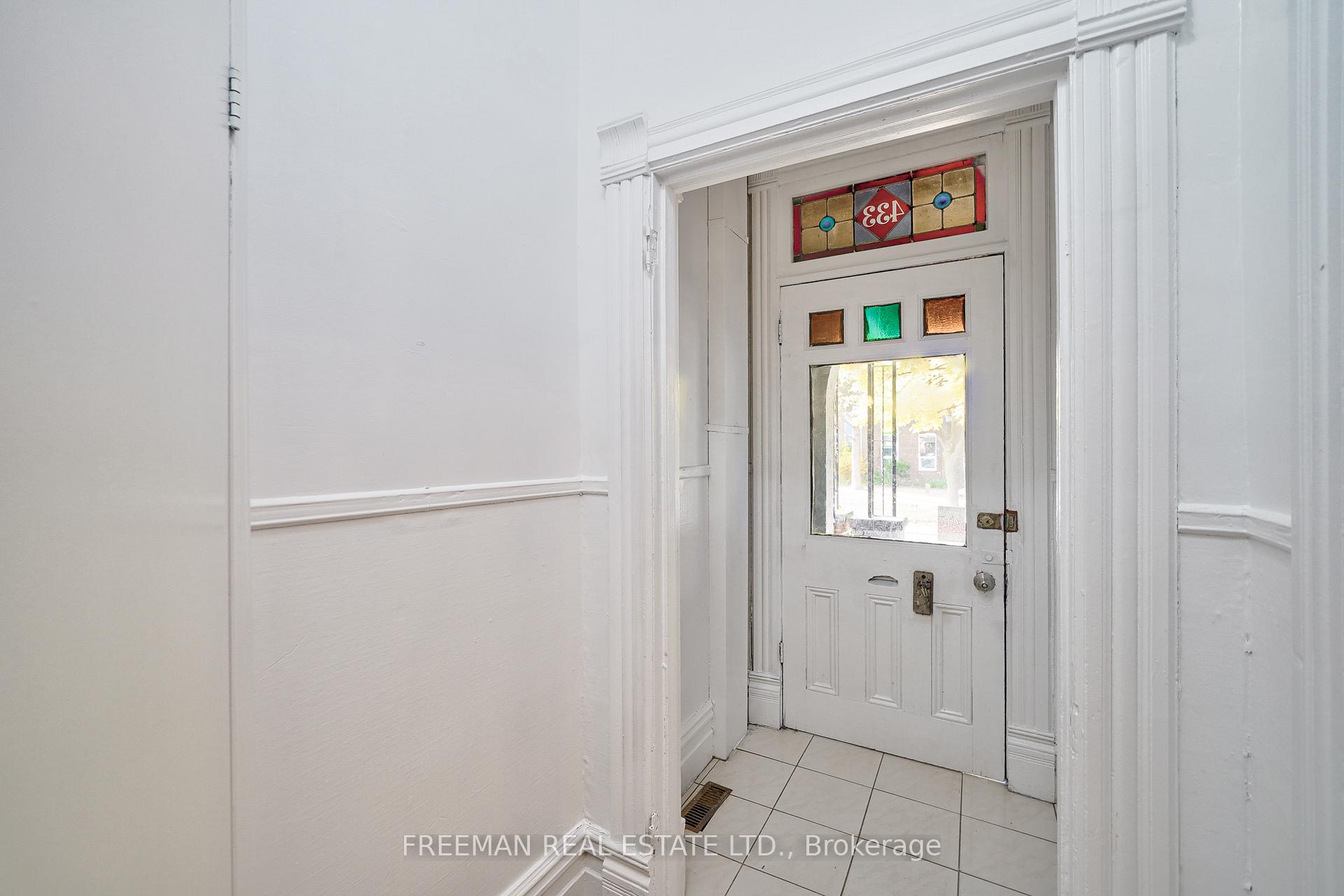 Photo 5 of 433 Manning Avenue, Toronto, Palmerston-Little Italy — HOMEH