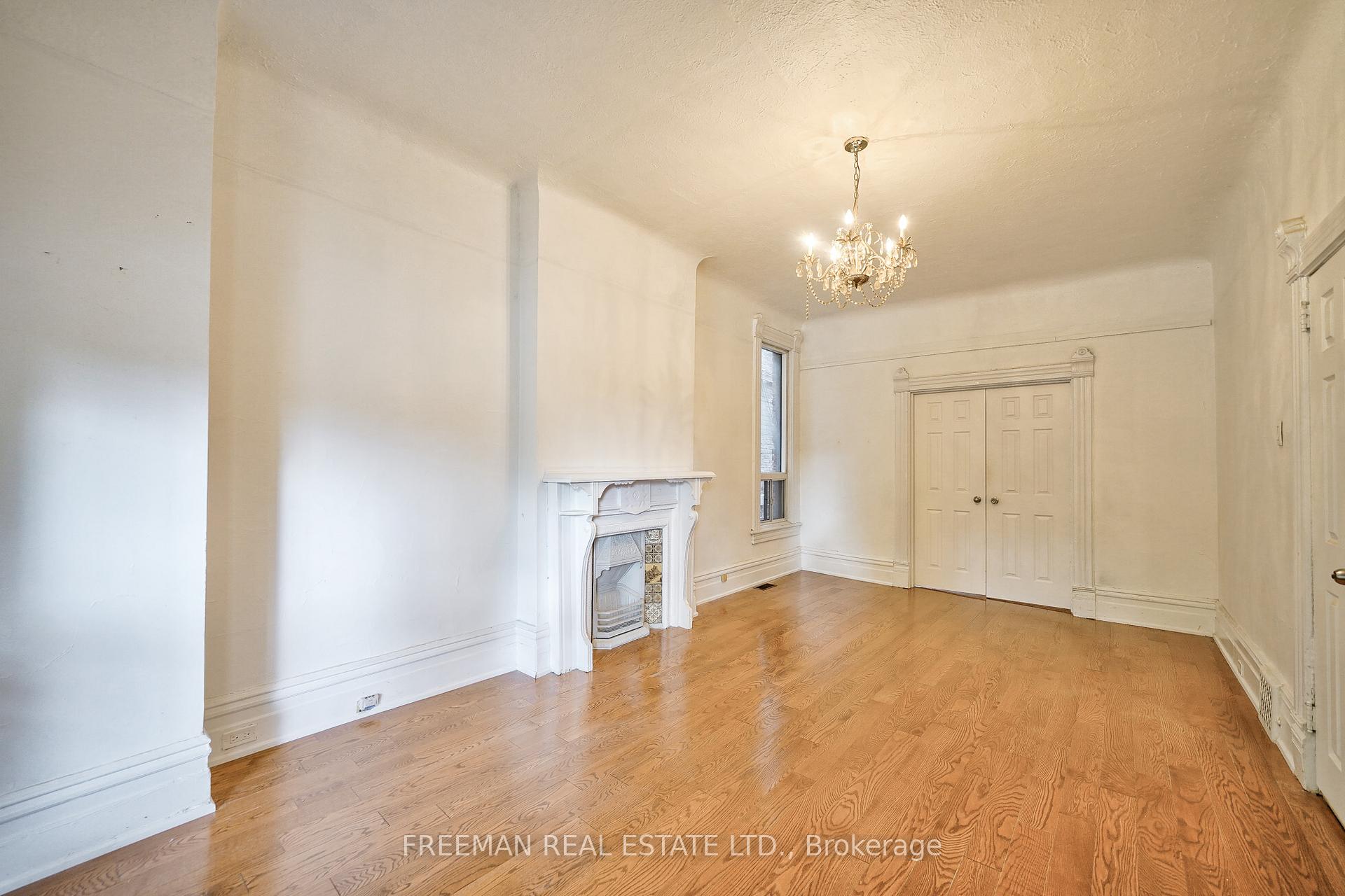 Photo 7 of 433 Manning Avenue, Toronto, Palmerston-Little Italy — HOMEH