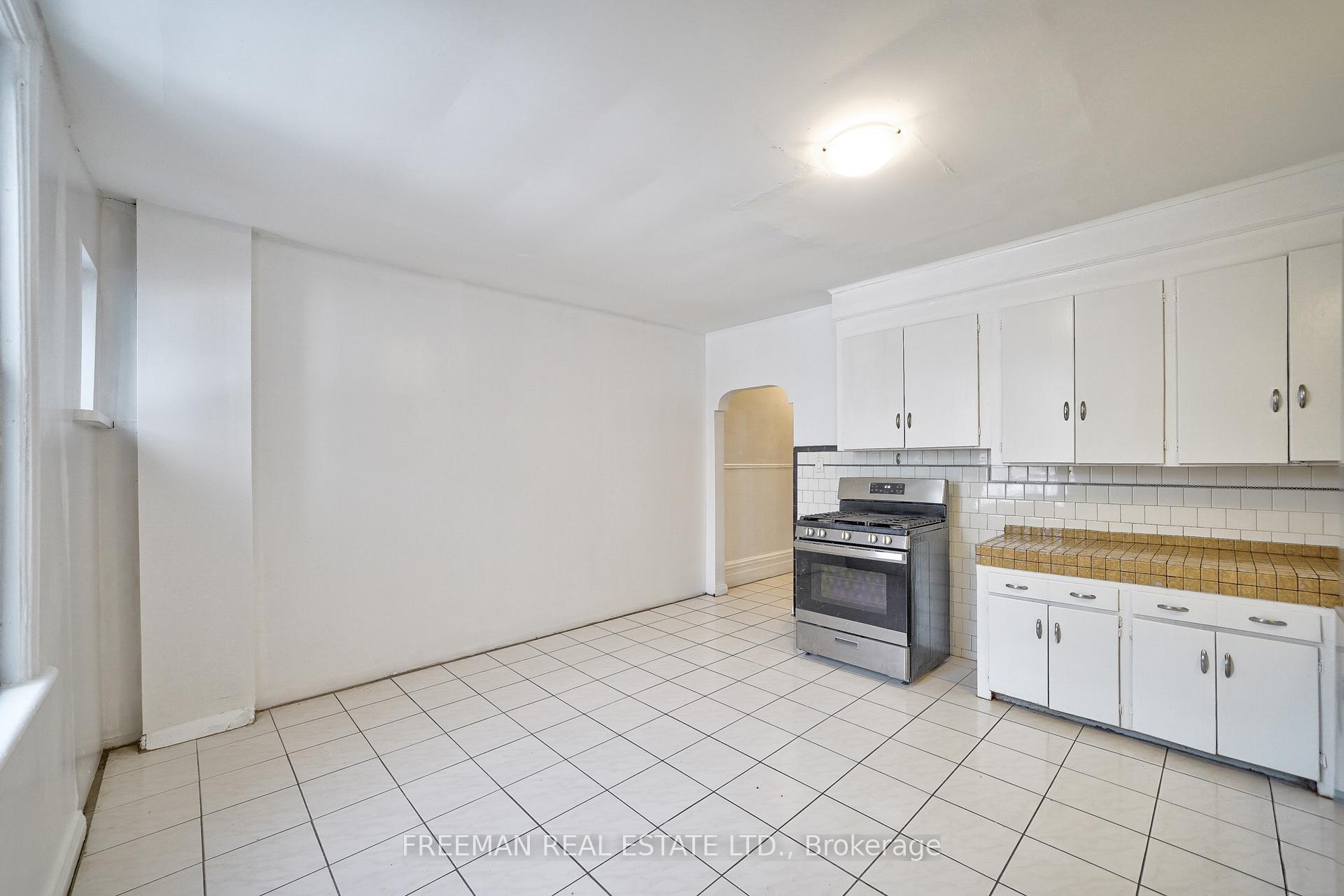 Photo 14 of 433 Manning Avenue, Toronto, Palmerston-Little Italy — HOMEH