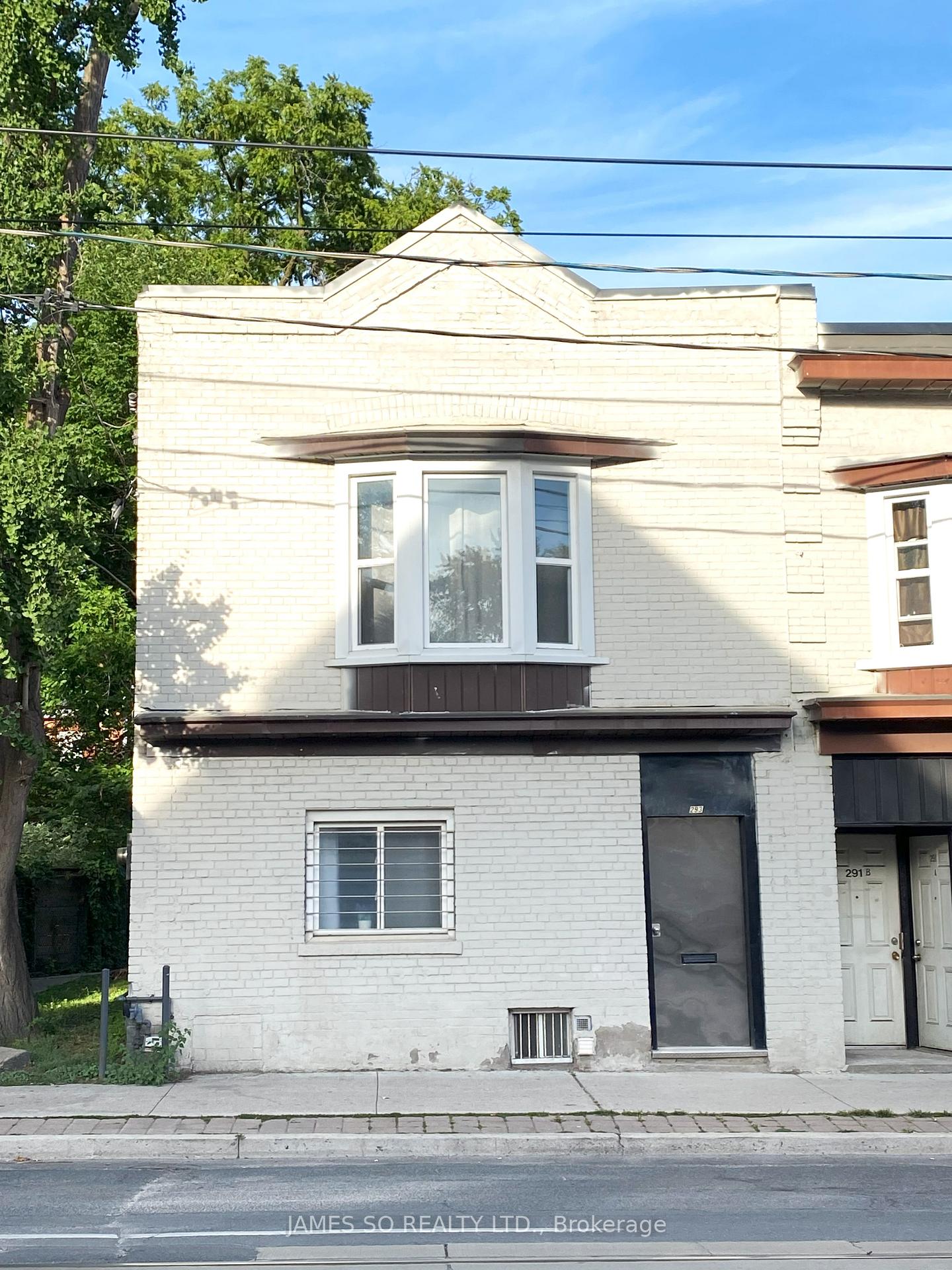 Front of Unit Main Floor, 293 Broadview Avenue