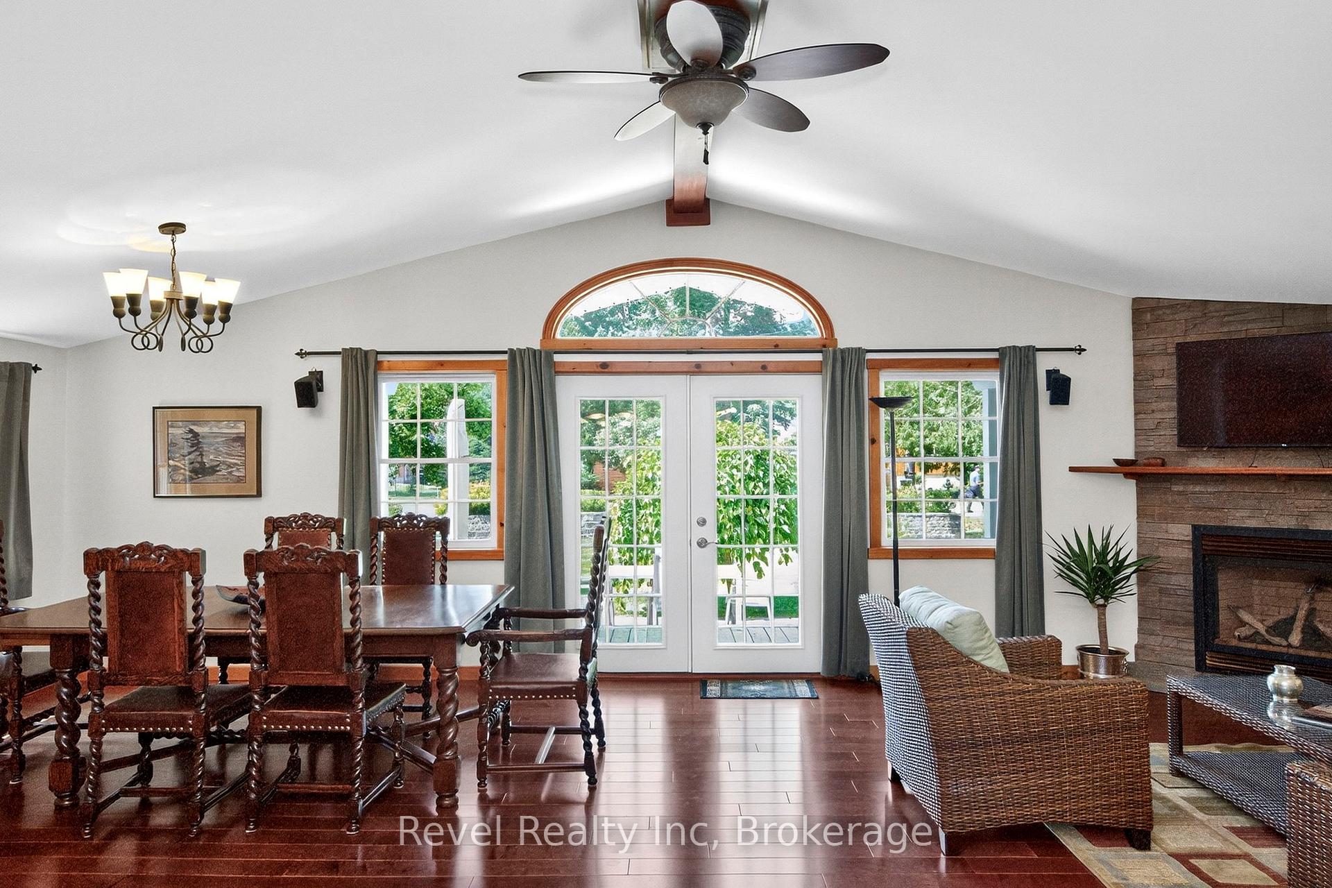 Photo 7 of 33 Belcourt Crescent, Tiny, Rural Tiny — HOMEH
