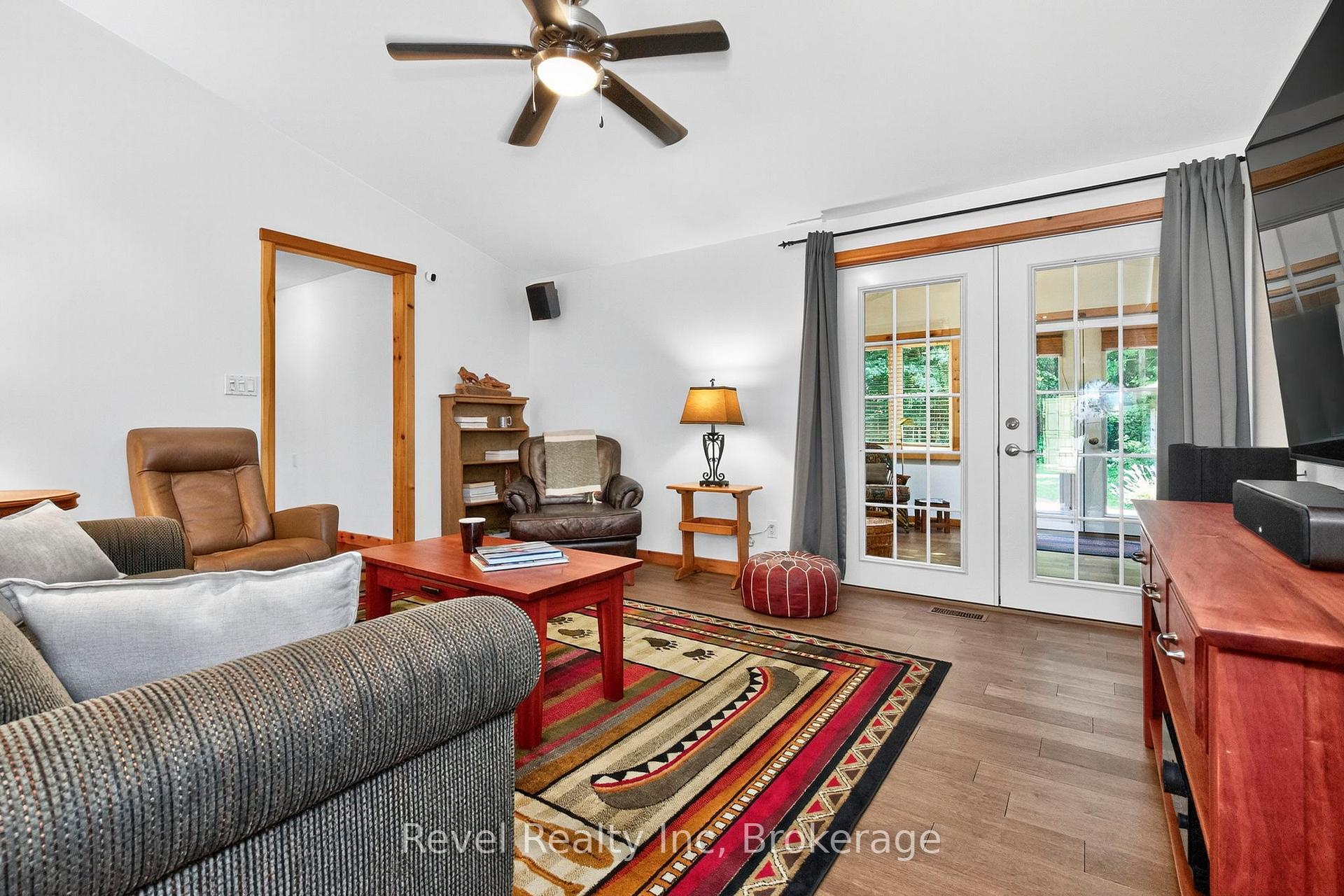Photo 15 of 33 Belcourt Crescent, Tiny, Rural Tiny — HOMEH