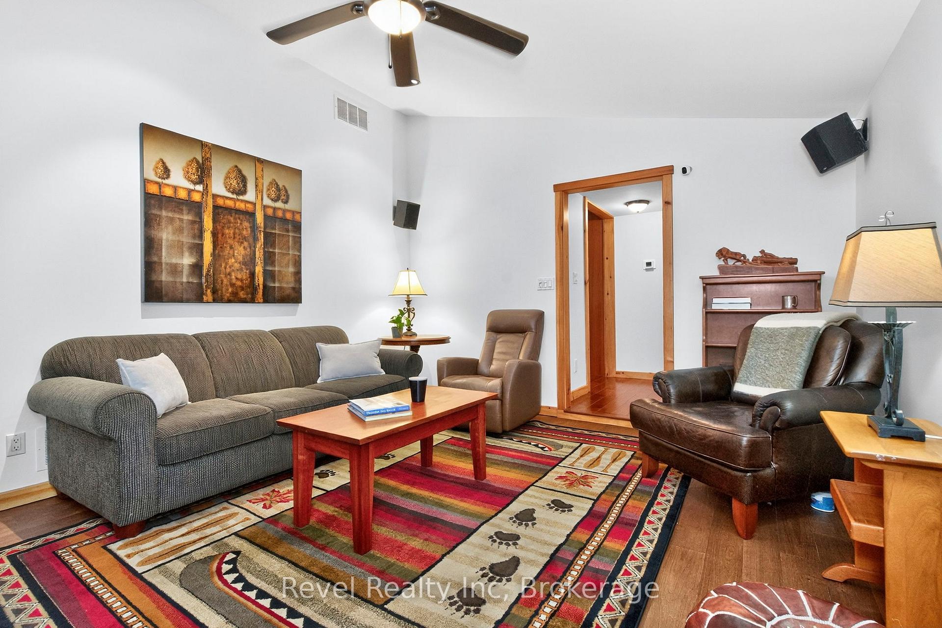 Photo 16 of 33 Belcourt Crescent, Tiny, Rural Tiny — HOMEH