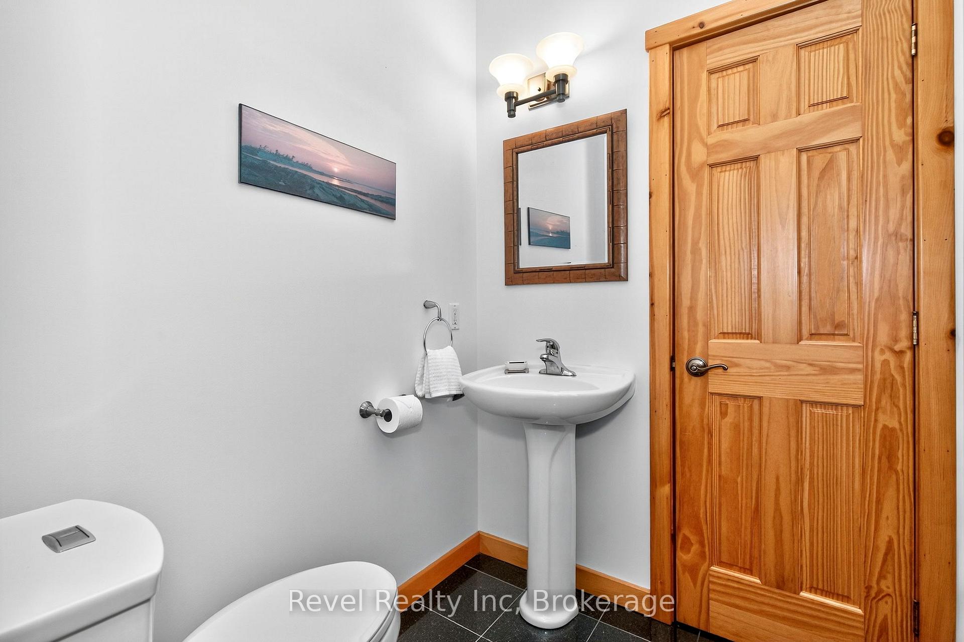 Photo 20 of 33 Belcourt Crescent, Tiny, Rural Tiny — HOMEH