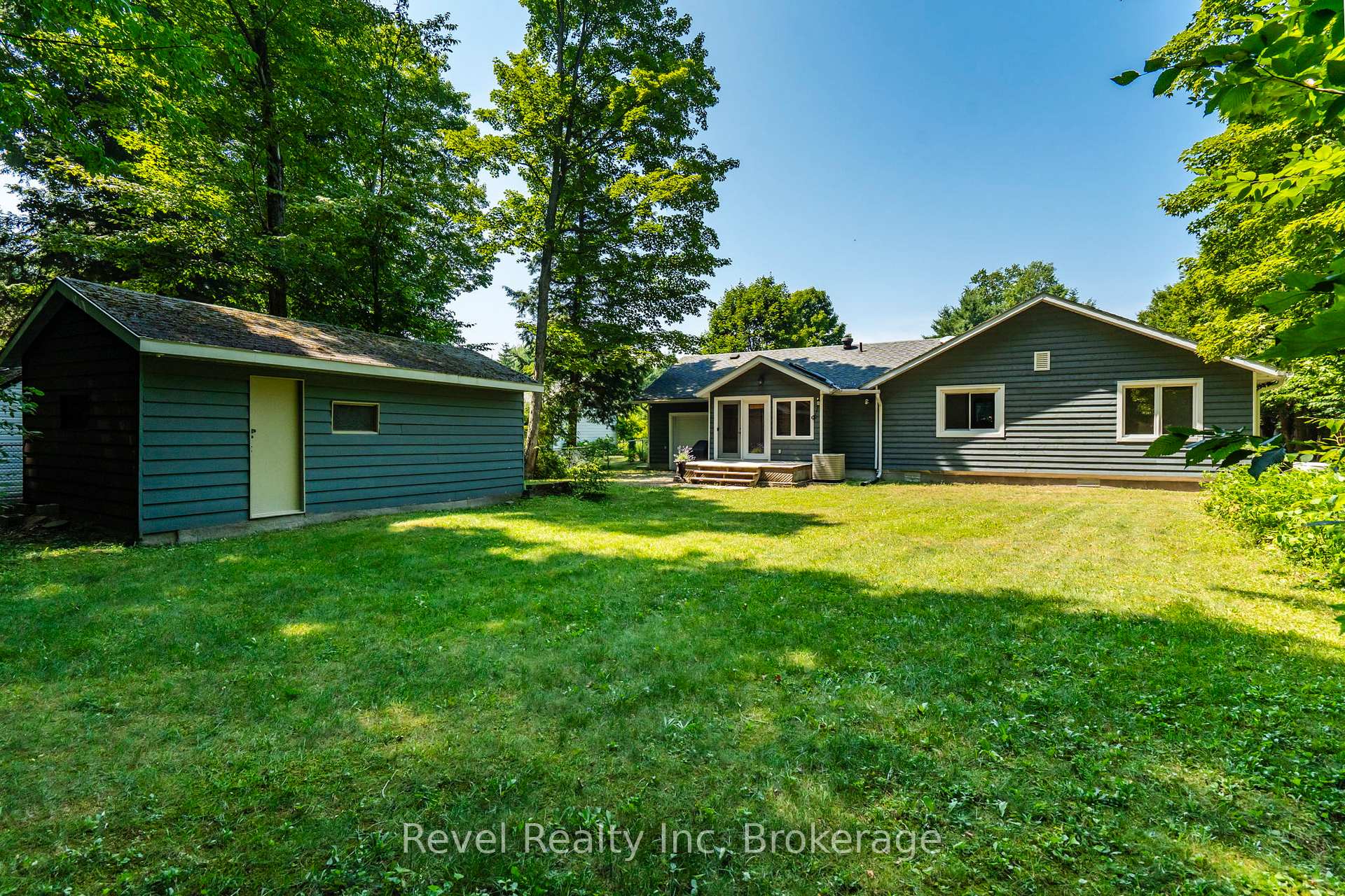Photo 26 of 33 Belcourt Crescent, Tiny, Rural Tiny — HOMEH
