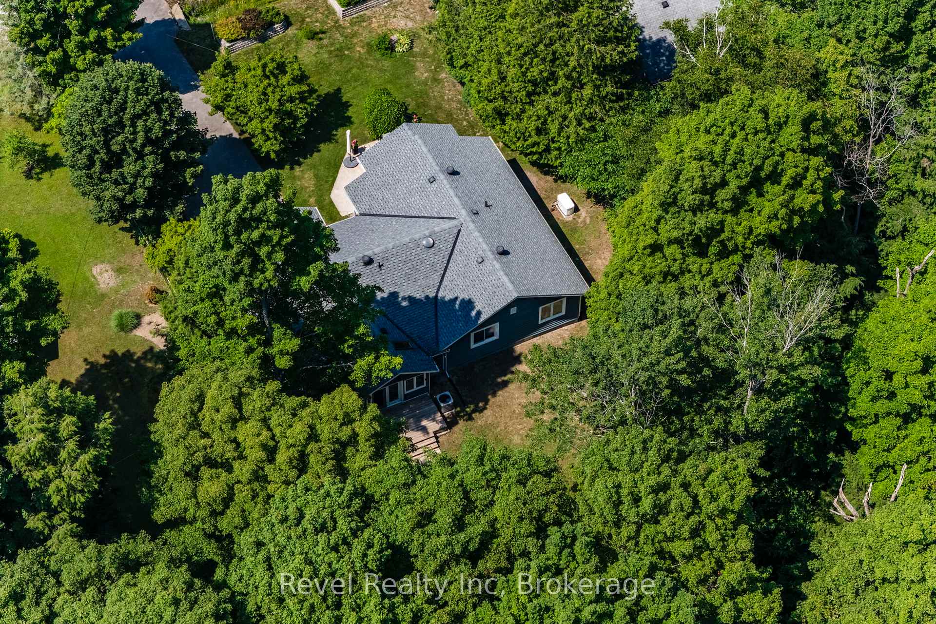 Photo 28 of 33 Belcourt Crescent, Tiny, Rural Tiny — HOMEH