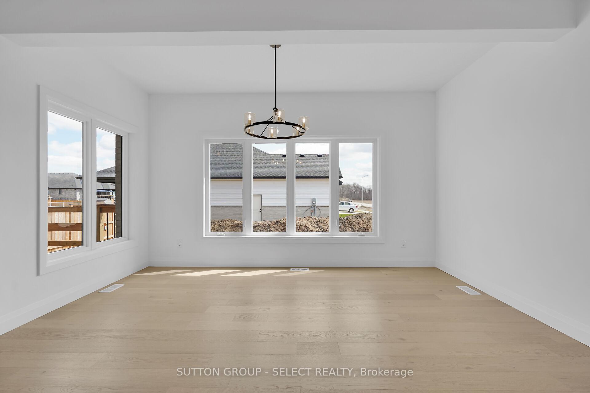Photo 7 of 9 Briscoe Crescent, Strathroy-Caradoc, NE — HOMEH