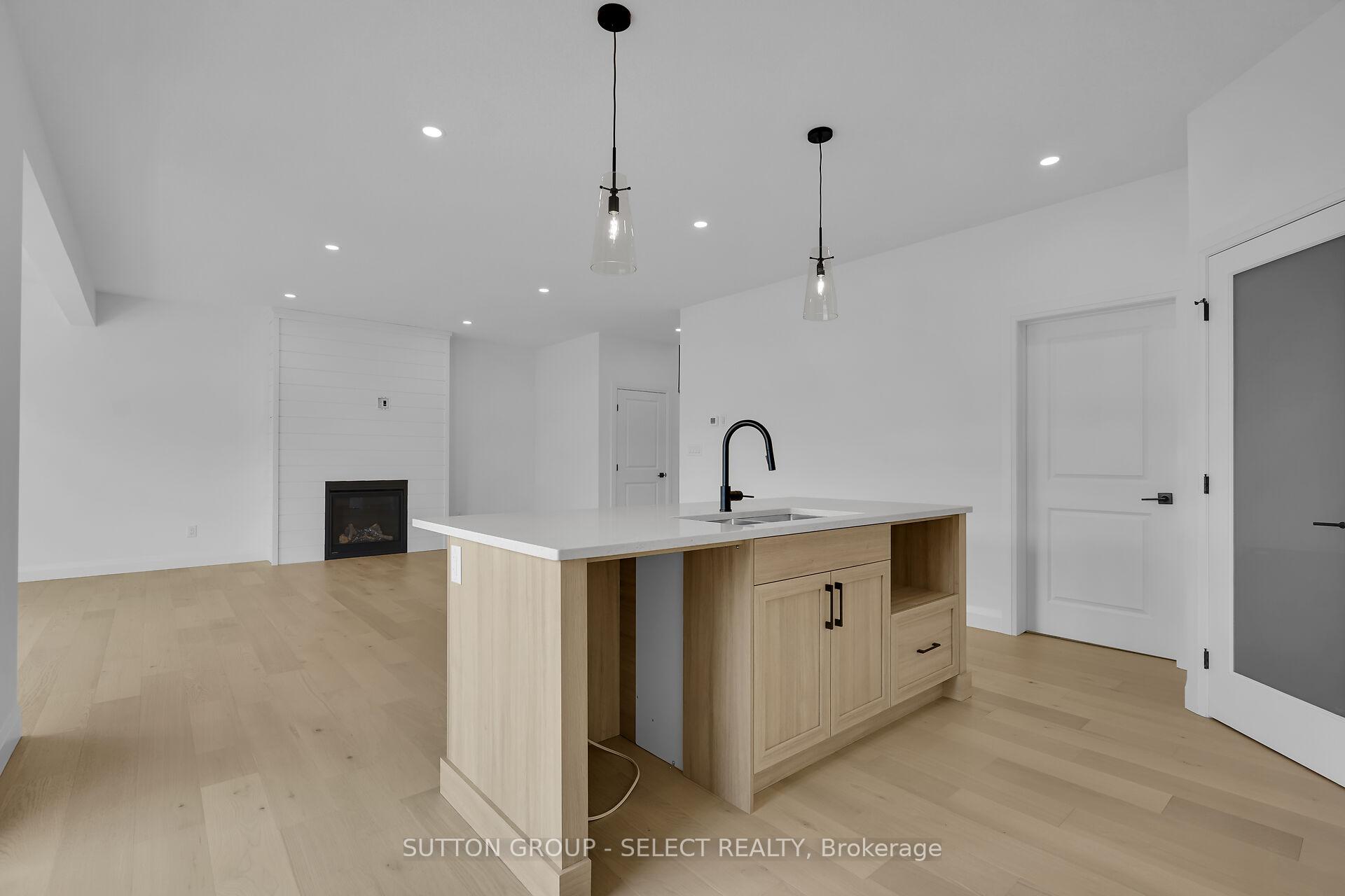 Photo 8 of 9 Briscoe Crescent, Strathroy-Caradoc, NE — HOMEH