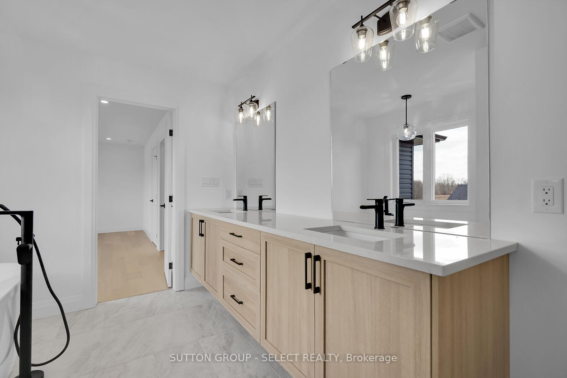 Photo 23 of 9 Briscoe Crescent, Strathroy-Caradoc, NE — HOMEH