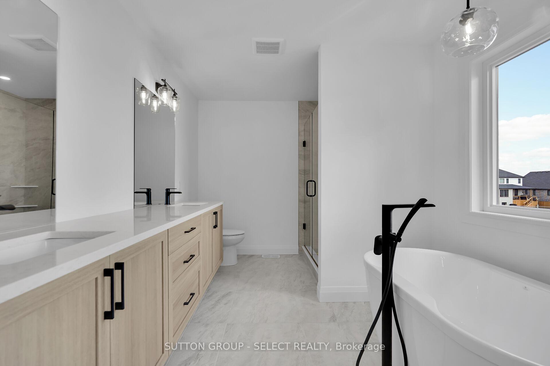 Photo 24 of 9 Briscoe Crescent, Strathroy-Caradoc, NE — HOMEH