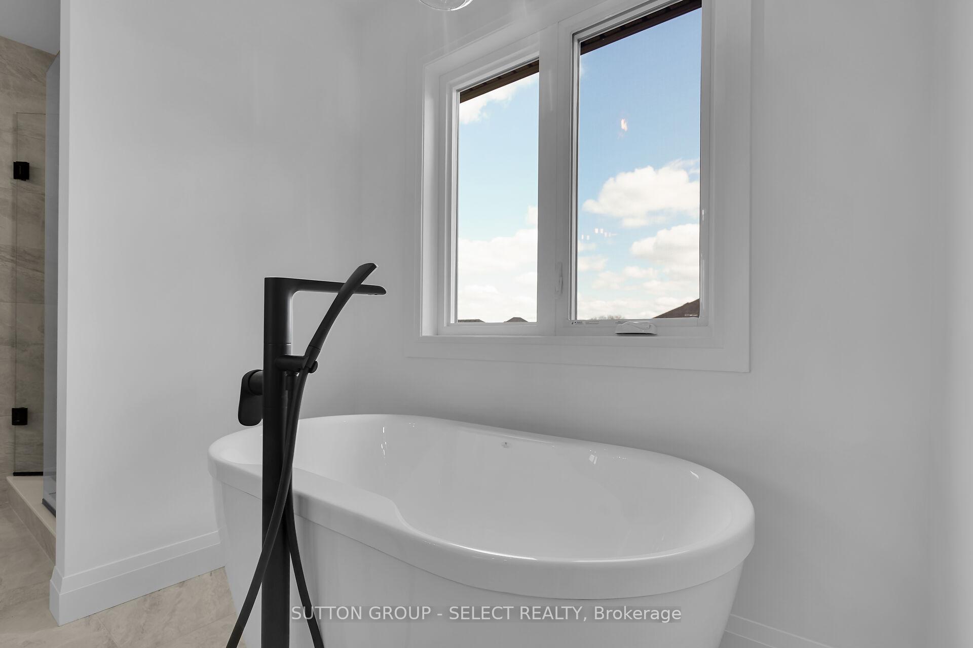 Photo 26 of 9 Briscoe Crescent, Strathroy-Caradoc, NE — HOMEH