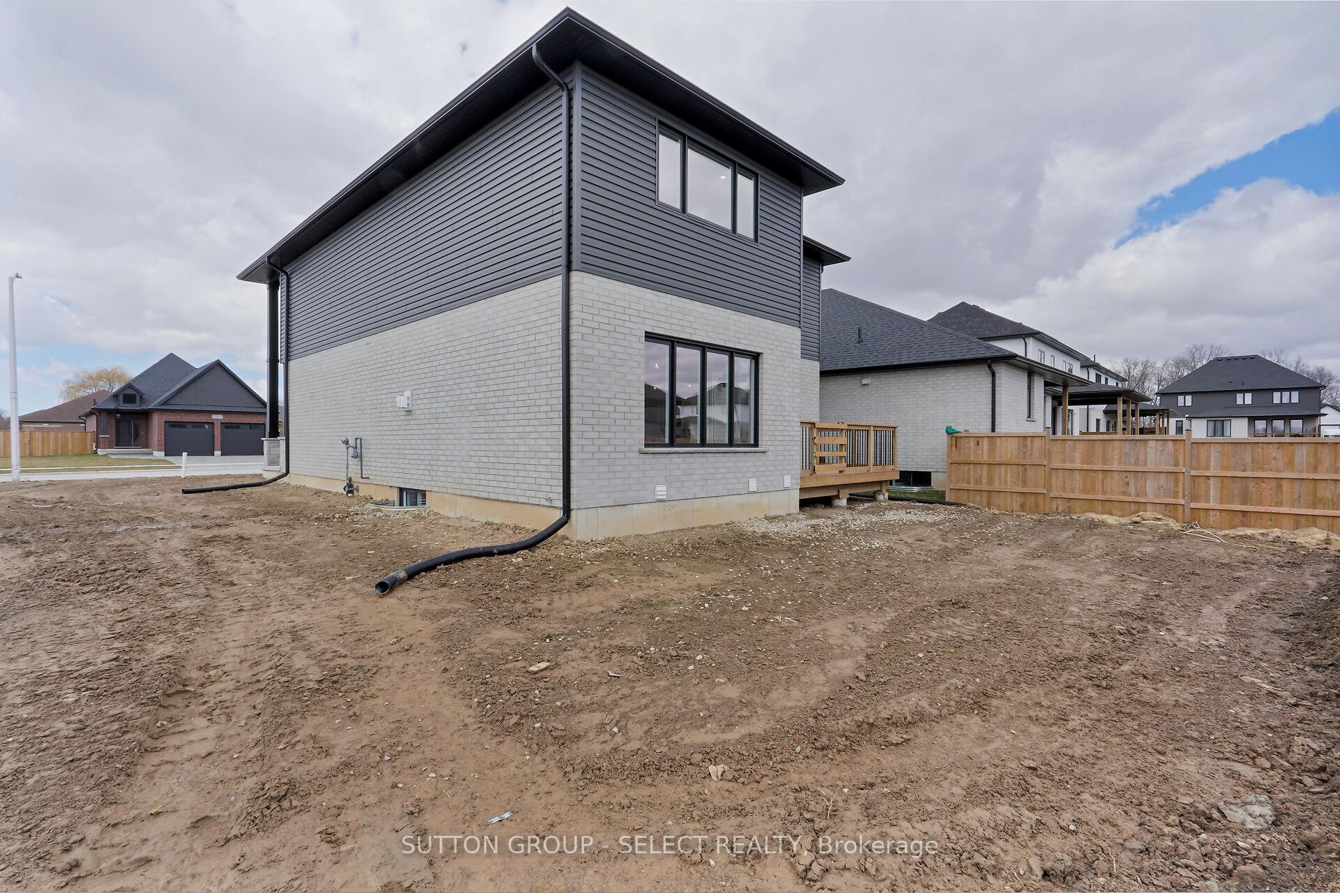 Photo 37 of 9 Briscoe Crescent, Strathroy-Caradoc, NE — HOMEH