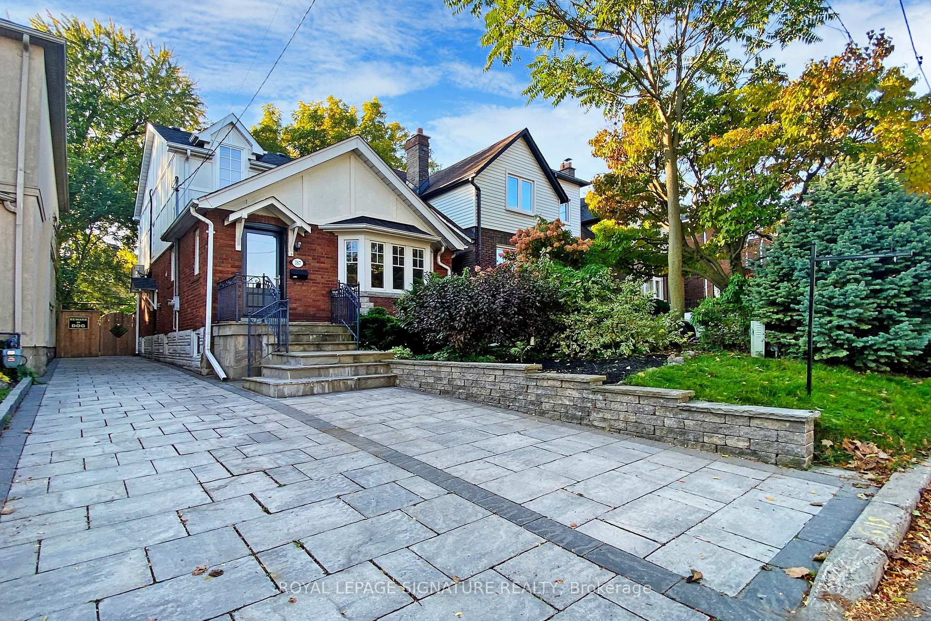 Front of 387 Old Orchard Grove
