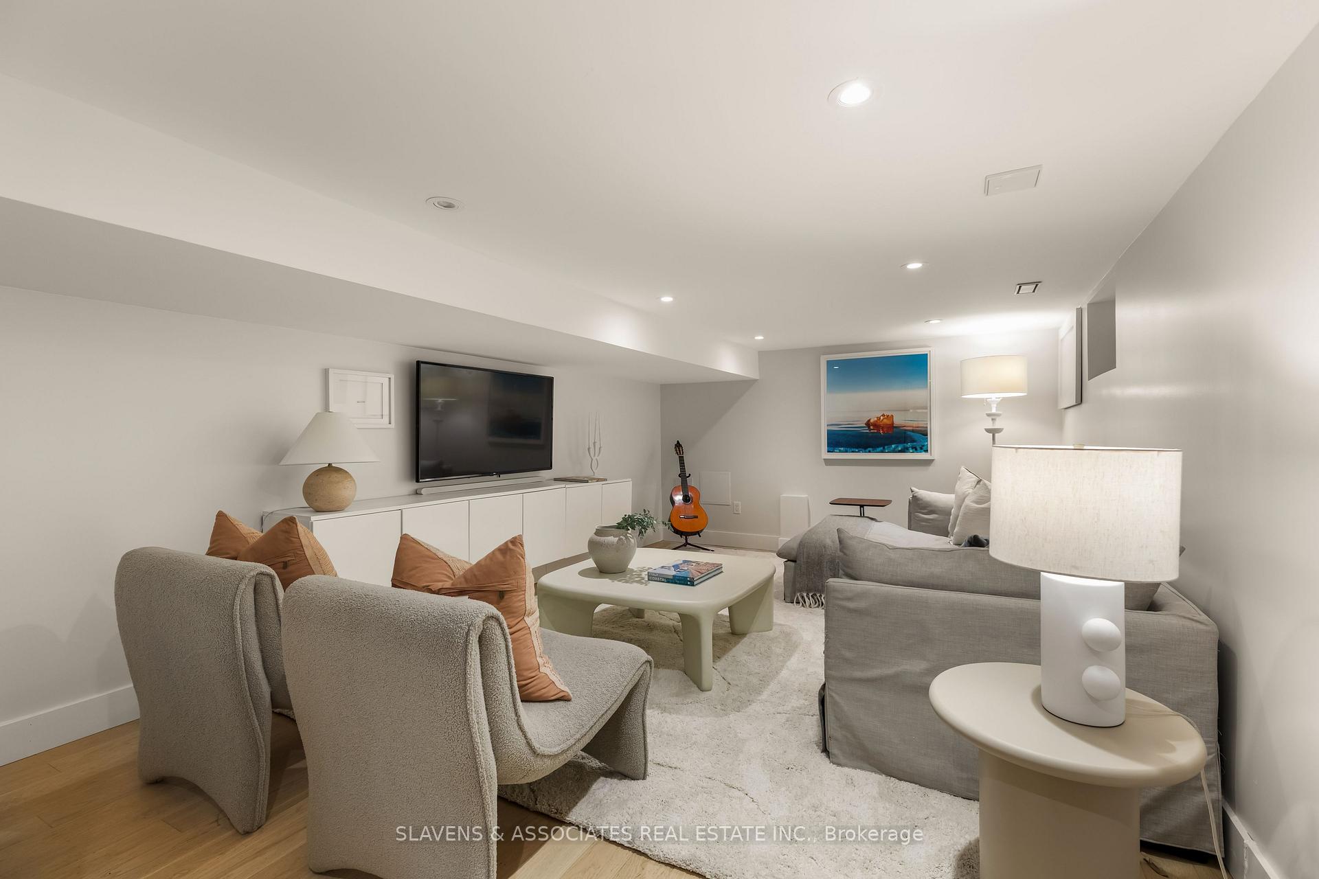 Photo 25 of 105 King Edward Avenue, Toronto, Woodbine-Lumsden — HOMEH