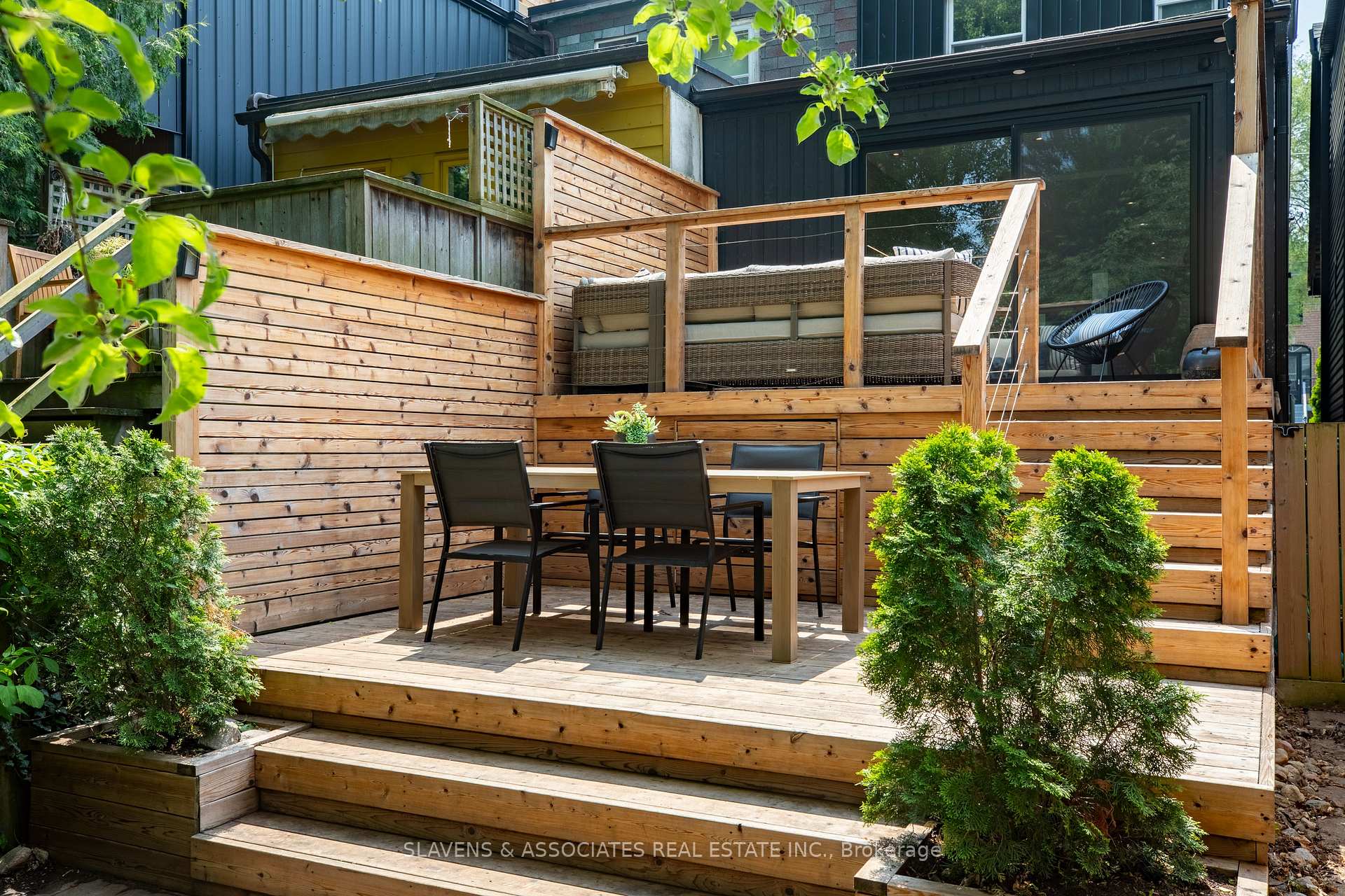 Photo 33 of 105 King Edward Avenue, Toronto, Woodbine-Lumsden — HOMEH