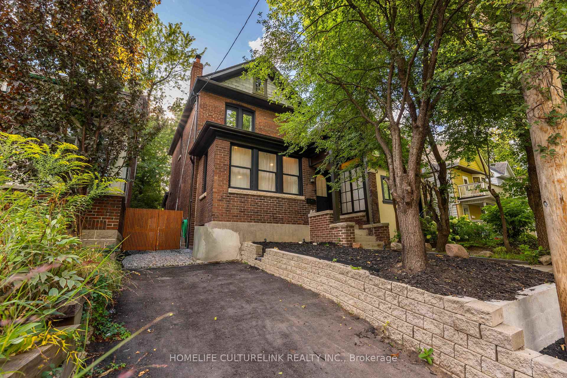 Photo 1 of 186 Ashdale Avenue, Toronto, Greenwood-Coxwell — HOMEH