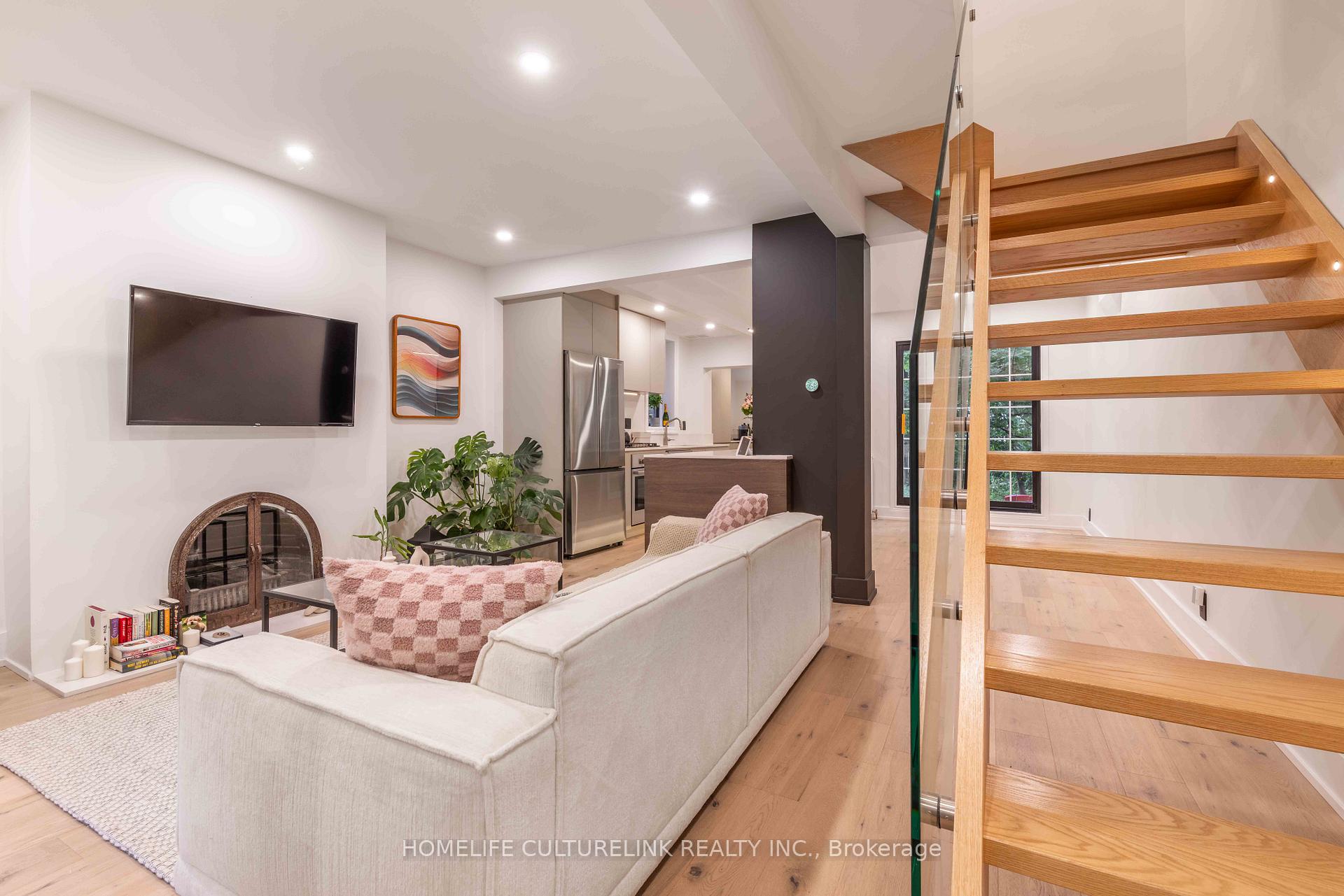 Photo 5 of 186 Ashdale Avenue, Toronto, Greenwood-Coxwell — HOMEH