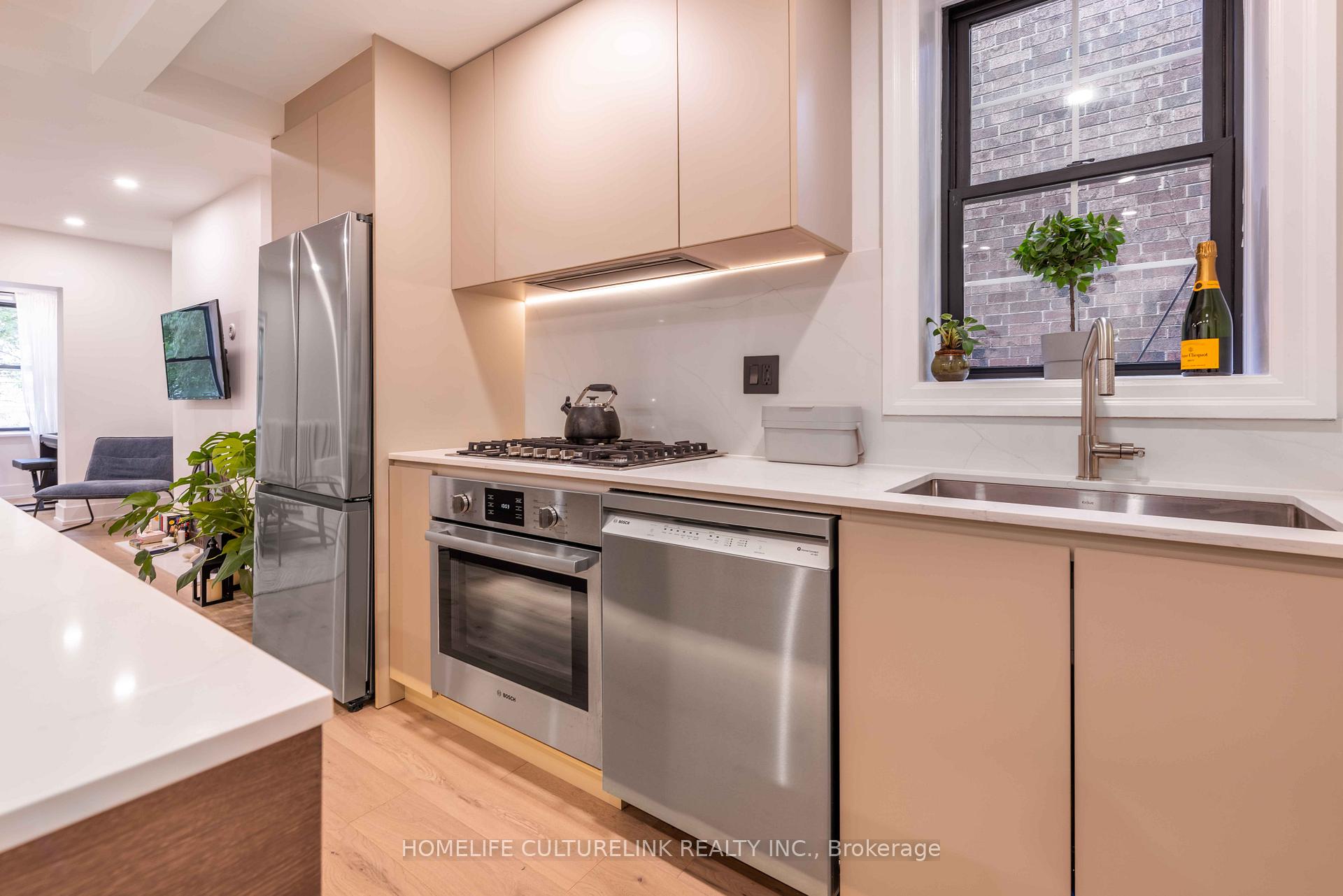Photo 11 of 186 Ashdale Avenue, Toronto, Greenwood-Coxwell — HOMEH