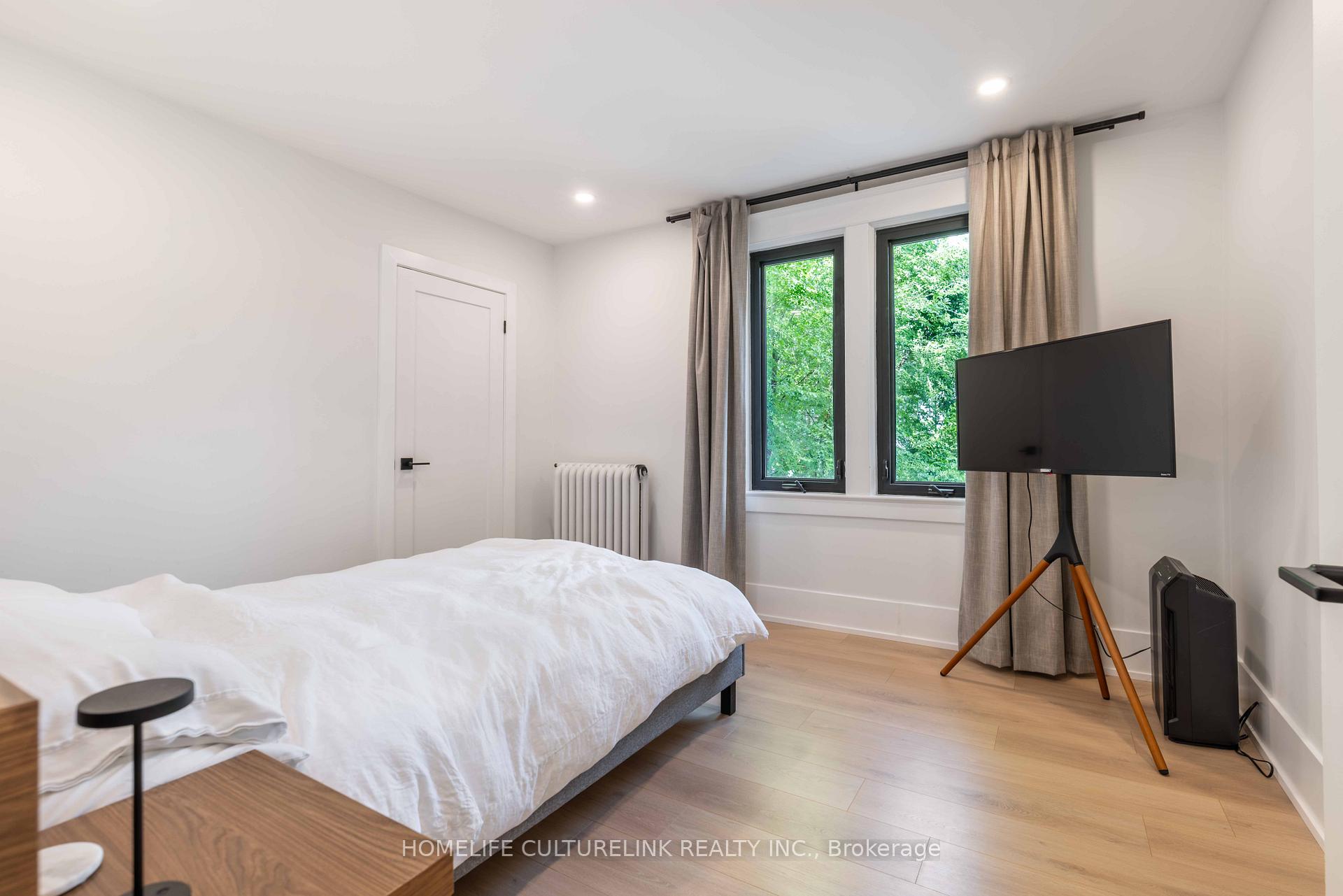 Photo 17 of 186 Ashdale Avenue, Toronto, Greenwood-Coxwell — HOMEH