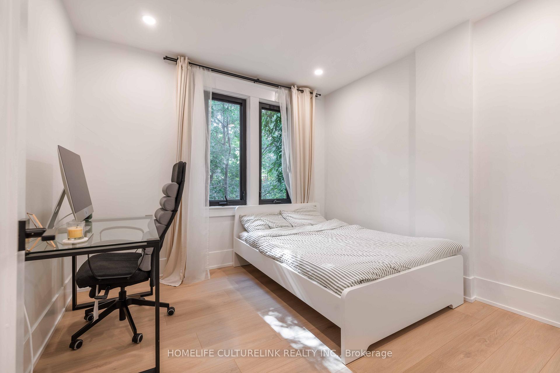 Photo 18 of 186 Ashdale Avenue, Toronto, Greenwood-Coxwell — HOMEH