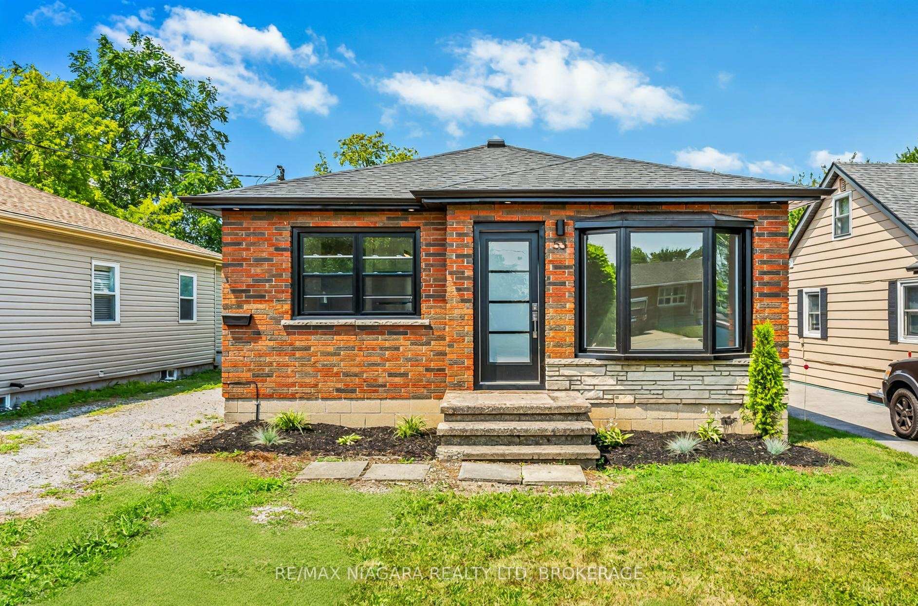 Front of 53 Collier Road S