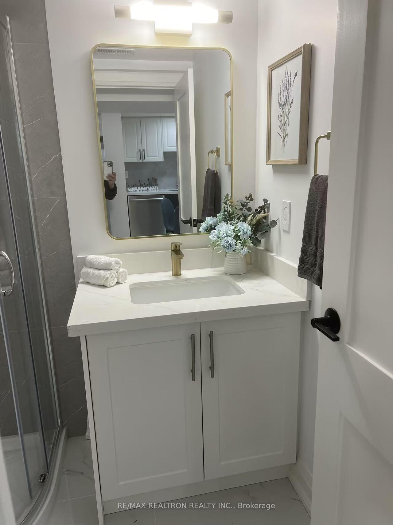 Photo 14 of Unit Upper, 85 Springdale Boulevard, Toronto, Danforth Village-East York — HOMEH