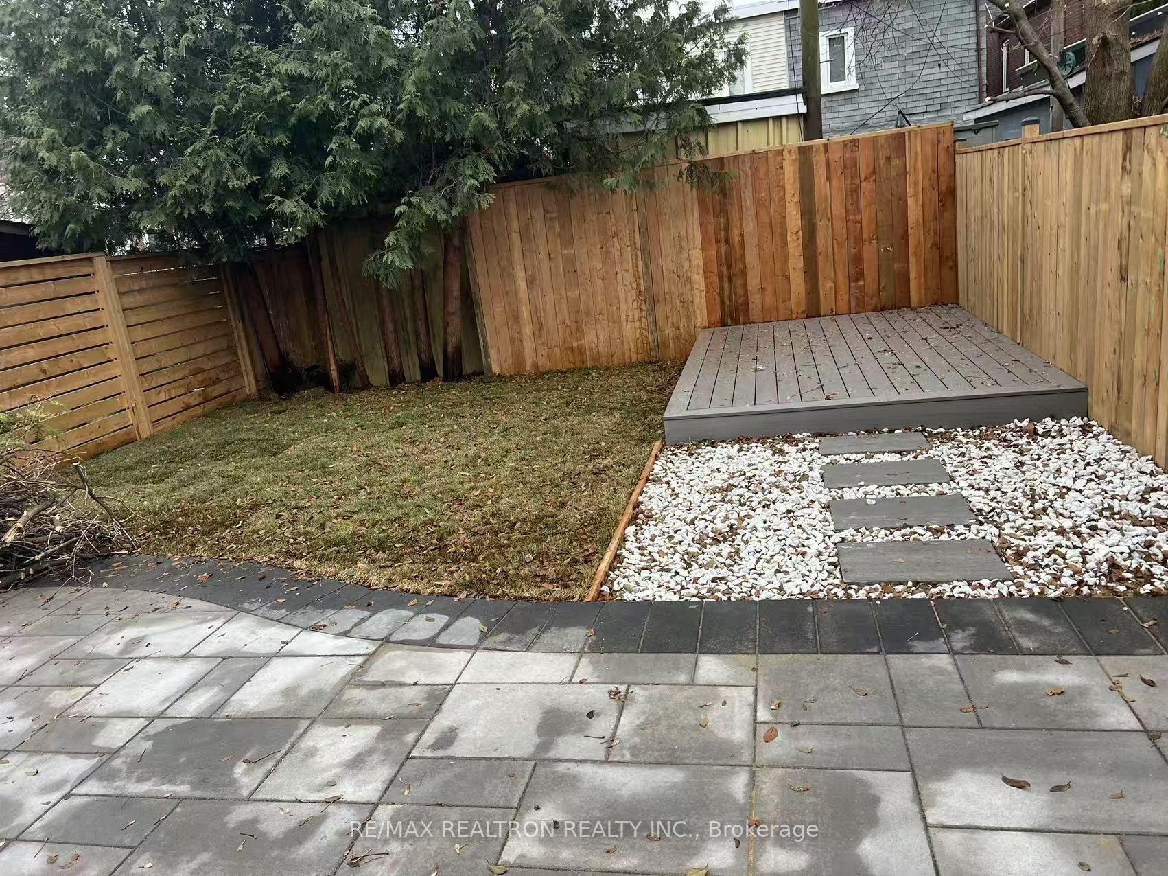 Photo 17 of Unit Upper, 85 Springdale Boulevard, Toronto, Danforth Village-East York — HOMEH