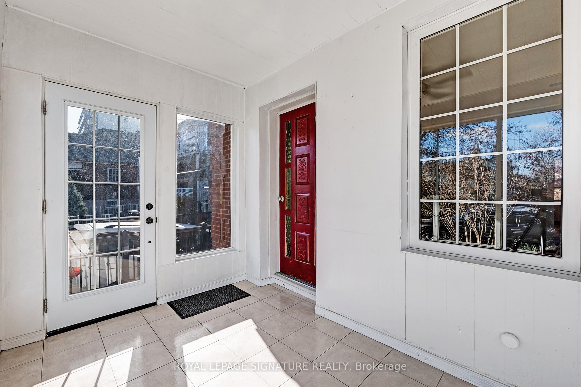 Photo 5 of 172 Sheridan Avenue, Toronto, Little Portugal — HOMEH