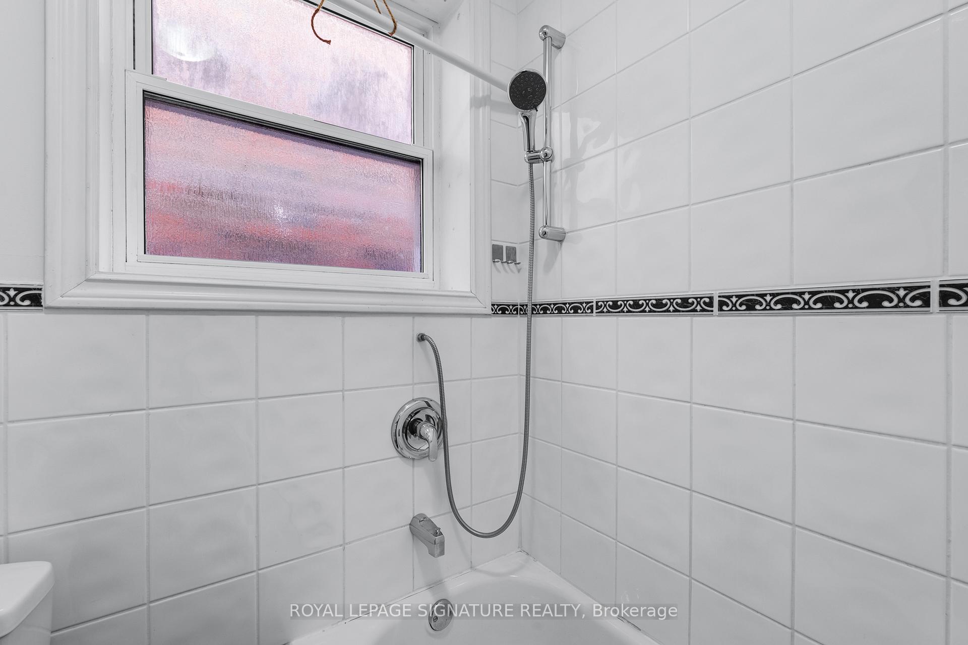 Photo 7 of 172 Sheridan Avenue, Toronto, Little Portugal — HOMEH