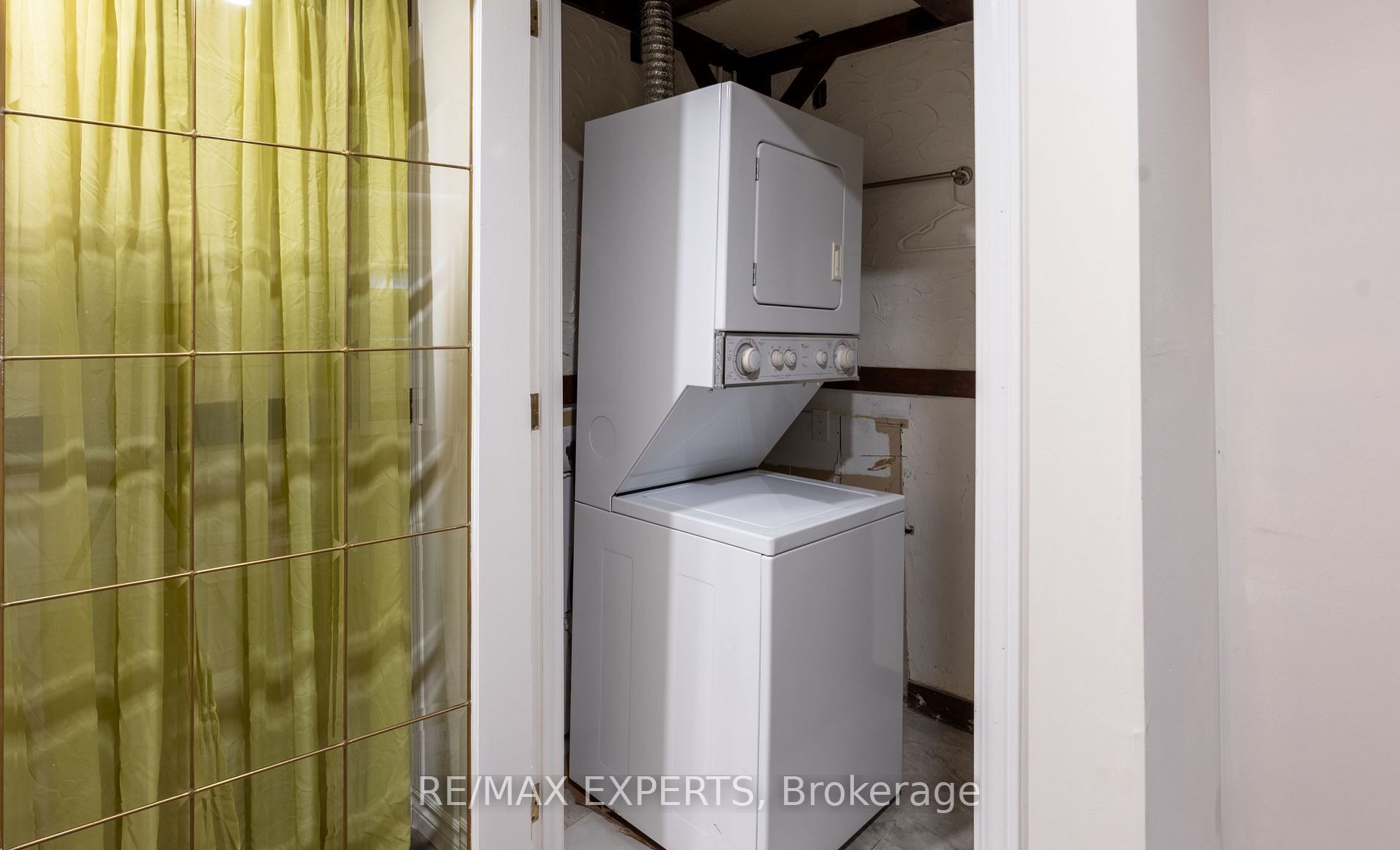 Photo 25 of 9 Templeton Crescent, Barrie, Letitia Heights — HOMEH