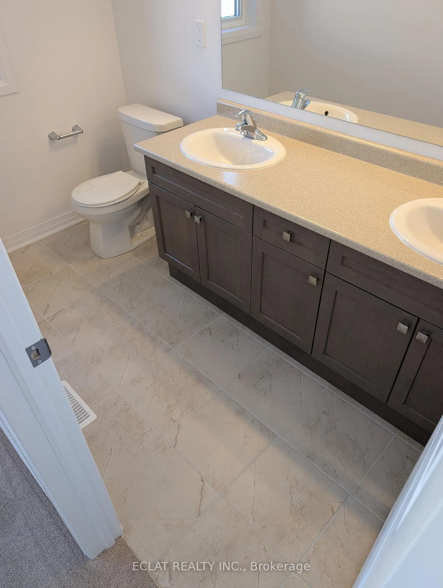 Photo 4 of 127 Manuel Street, Stratford — HOMEH