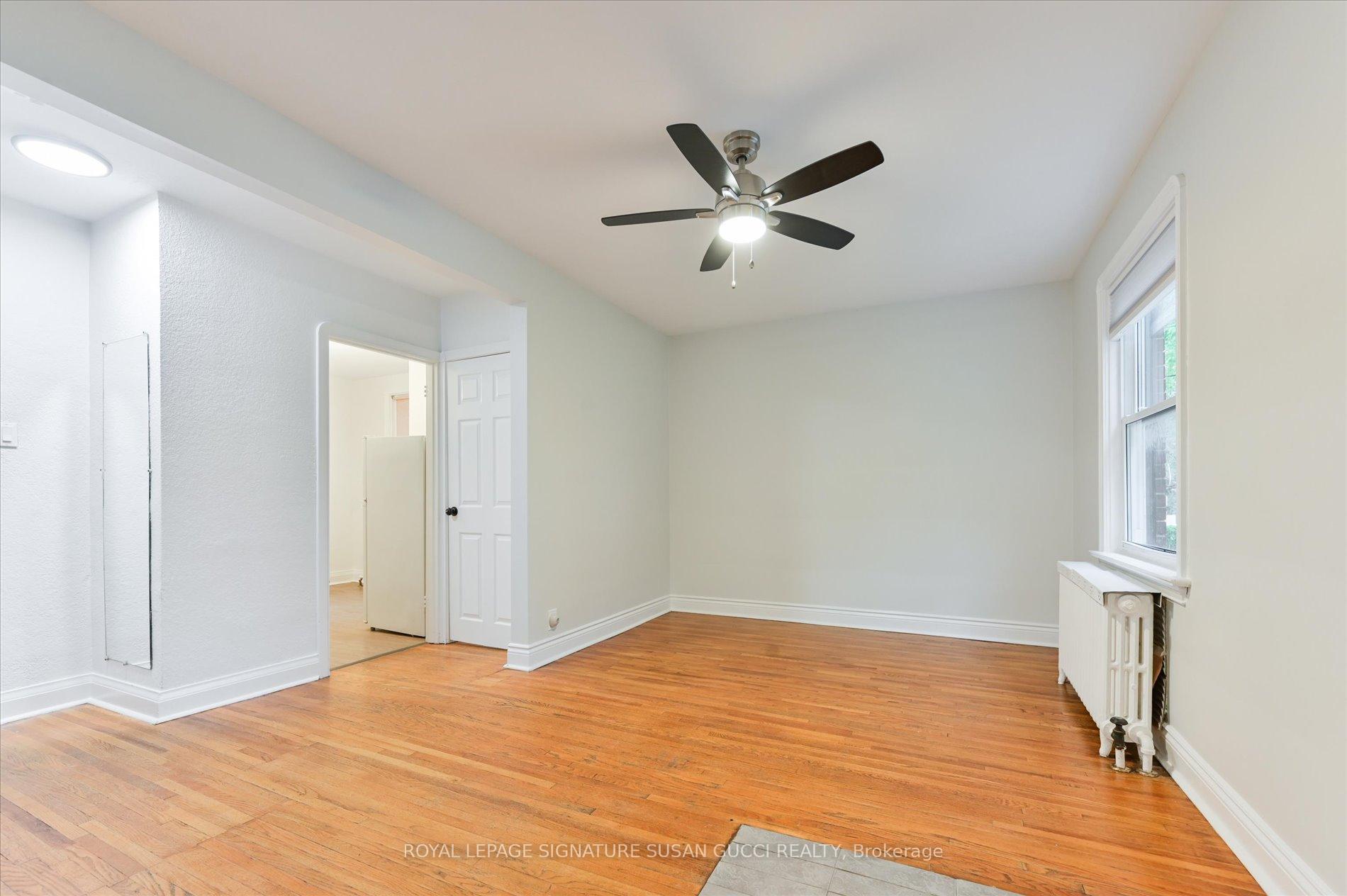 Photo 5 of 19 Plaxton Drive, Toronto, O'Connor-Parkview — HOMEH