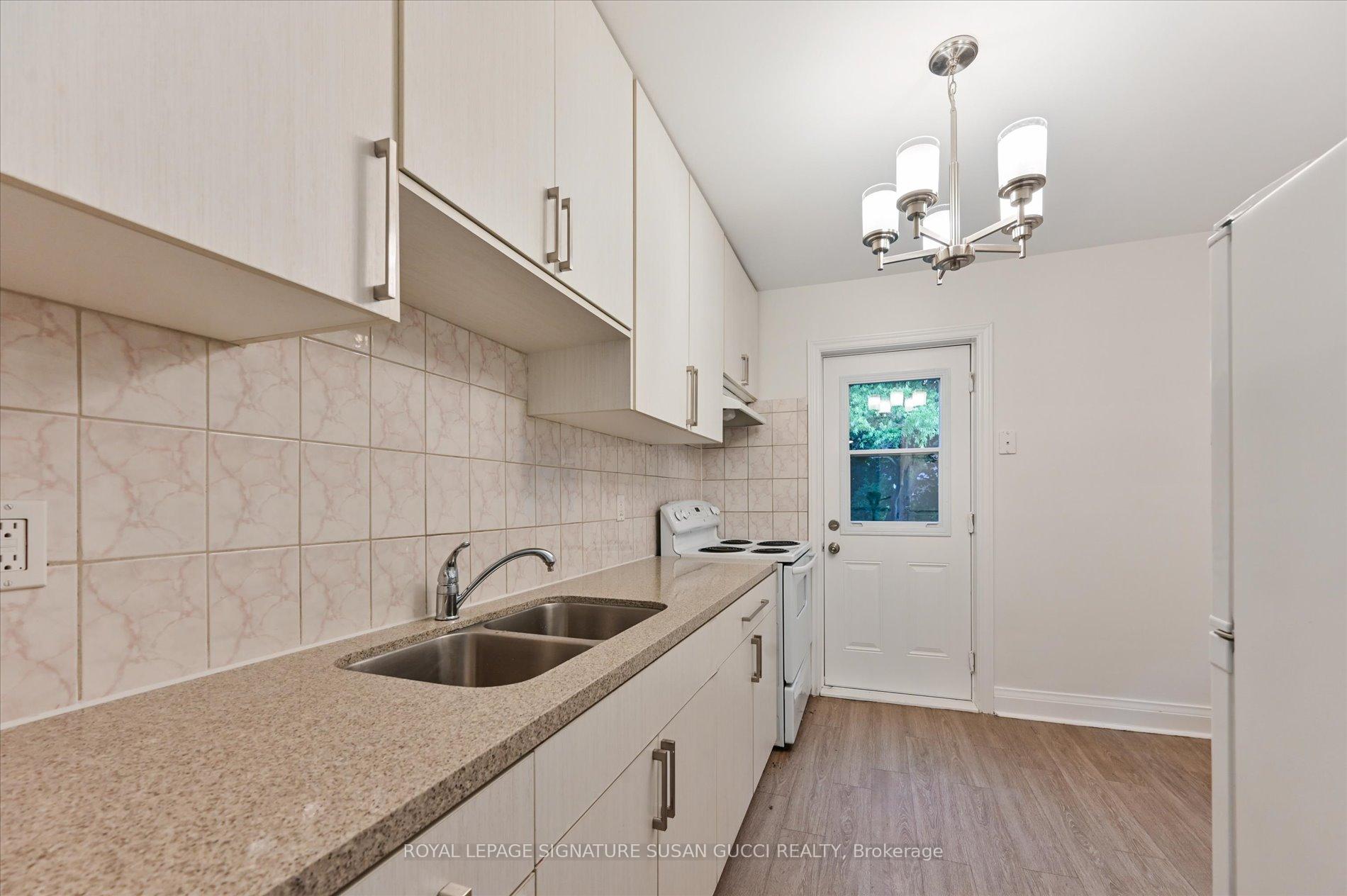 Photo 8 of 19 Plaxton Drive, Toronto, O'Connor-Parkview — HOMEH