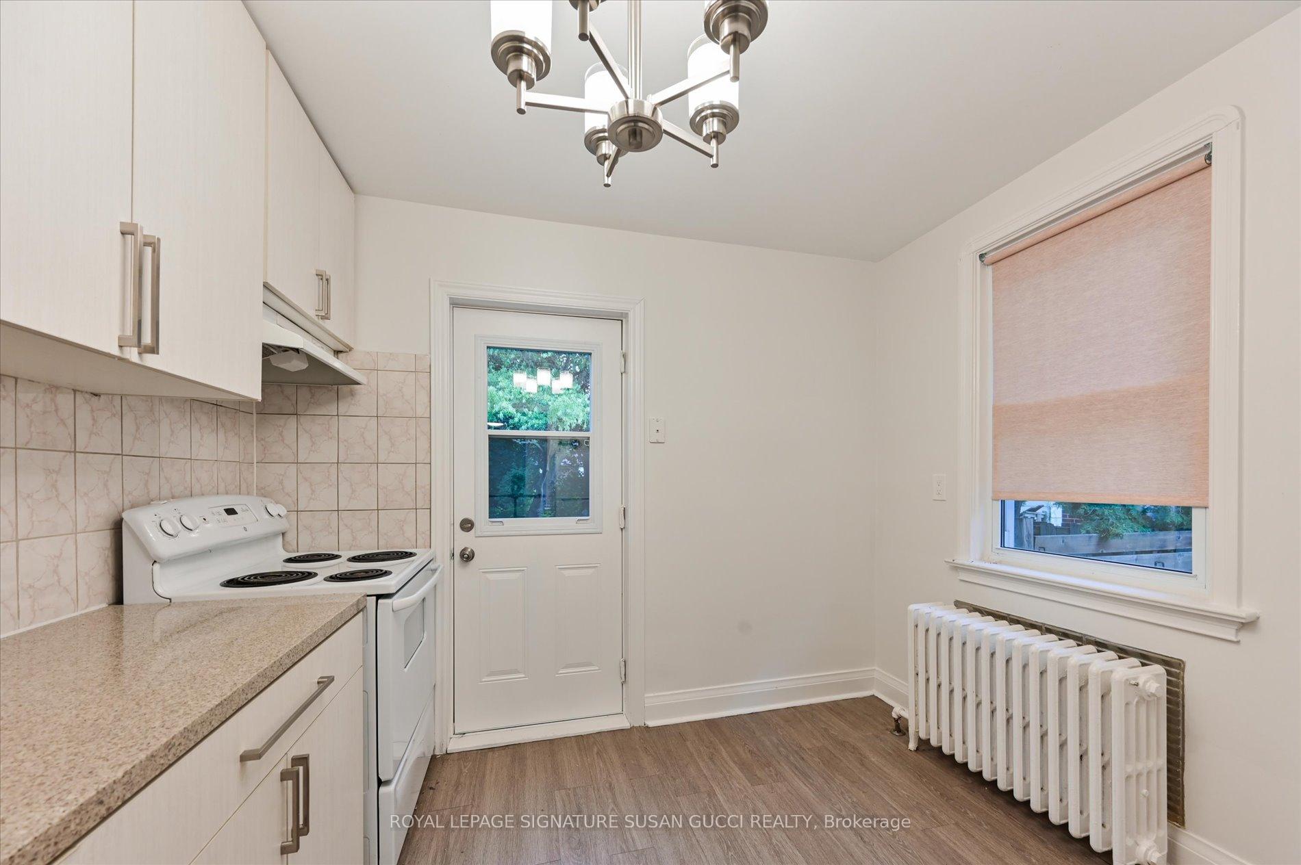 Photo 9 of 19 Plaxton Drive, Toronto, O'Connor-Parkview — HOMEH