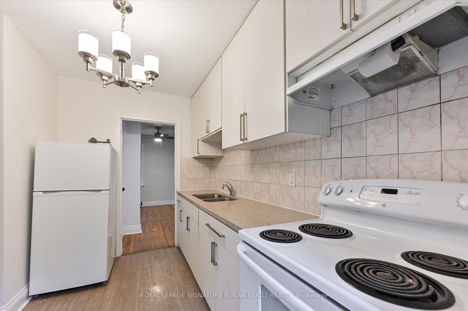 Photo 11 of 19 Plaxton Drive, Toronto, O'Connor-Parkview — HOMEH