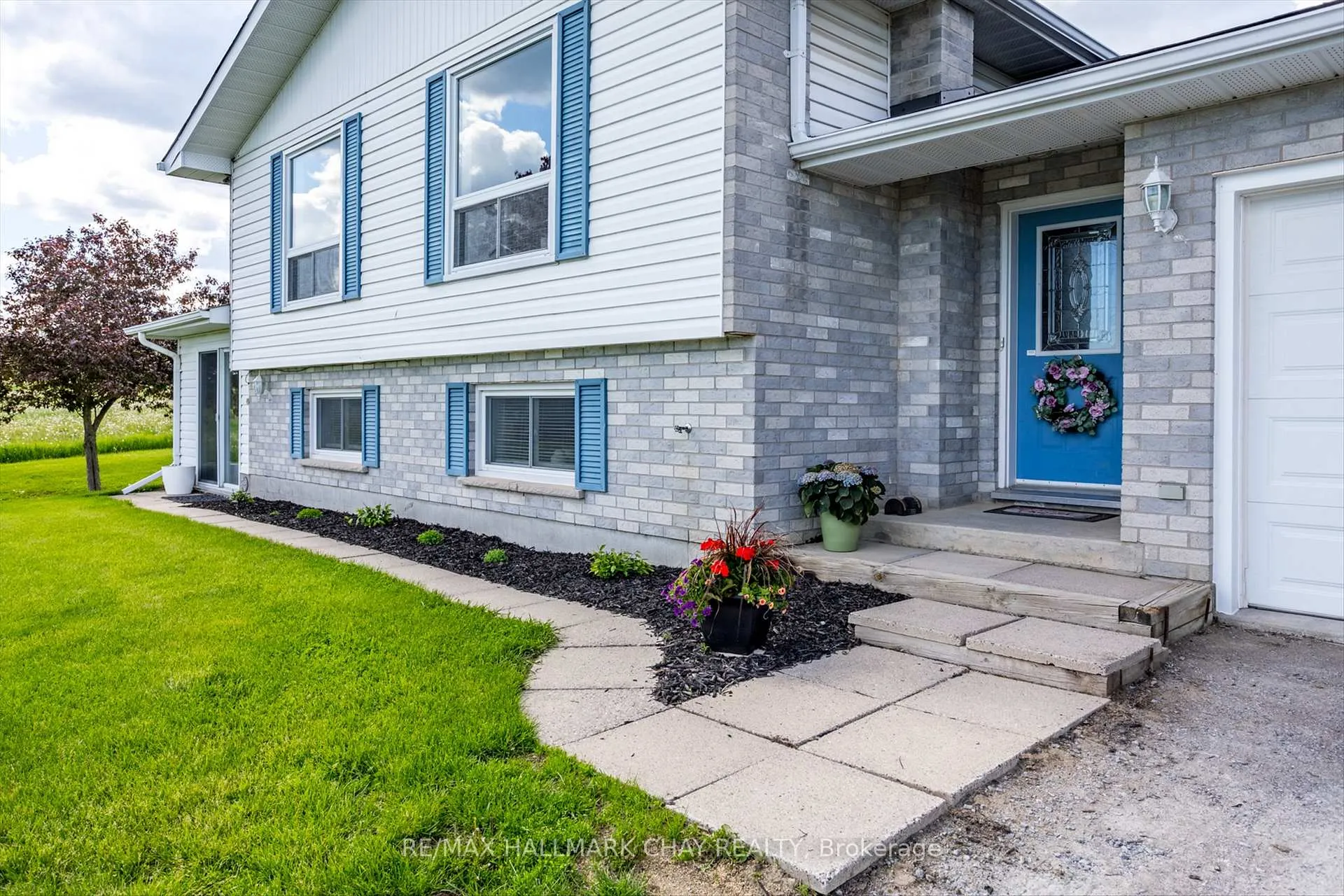 Photo 4 of 1620 County 21 Road, Cavan Monaghan, Cavan Twp — HOMEH