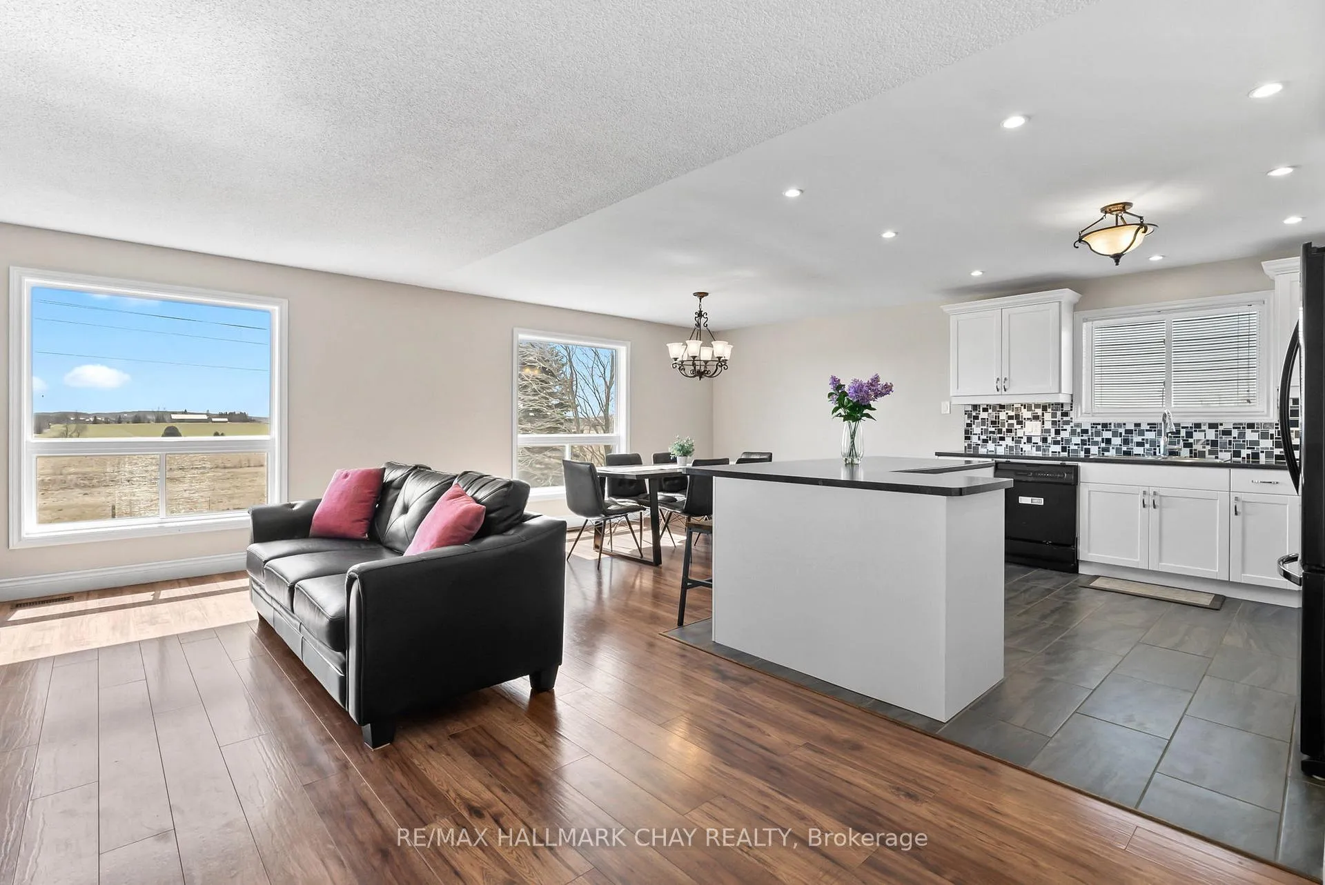 Photo 6 of 1620 County 21 Road, Cavan Monaghan, Cavan Twp — HOMEH