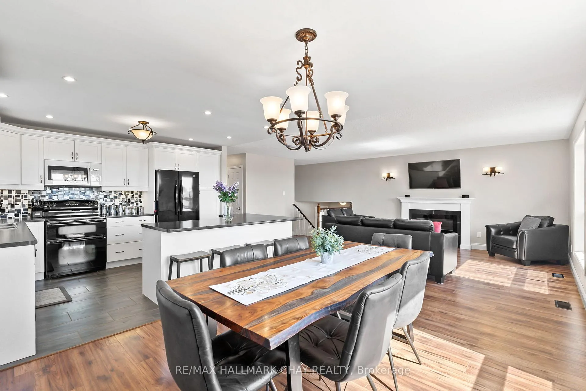 Photo 9 of 1620 County 21 Road, Cavan Monaghan, Cavan Twp — HOMEH