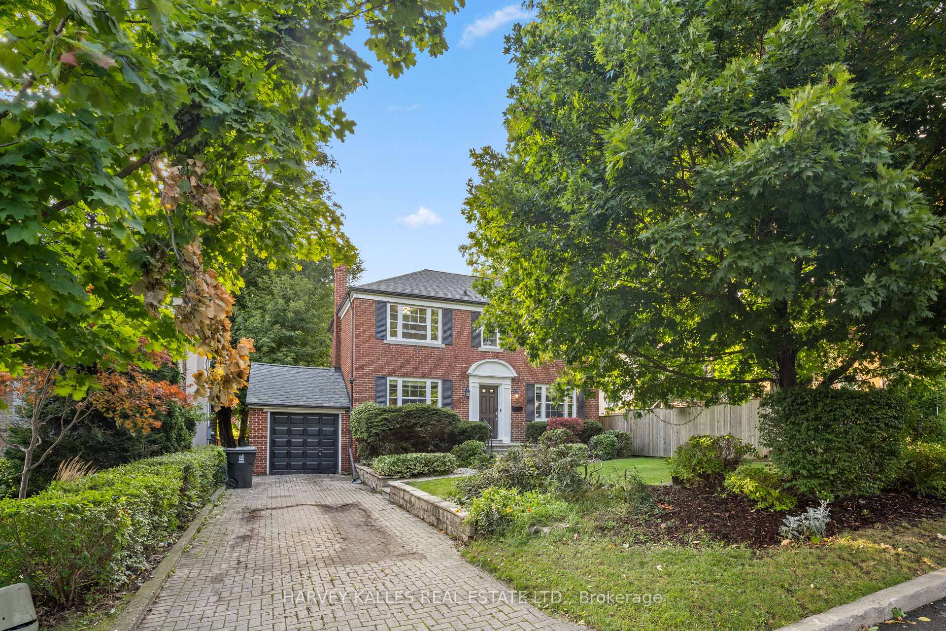 Photo 4 of 14 Lawnhurst Boulevard, Toronto, Forest Hill North — HOMEH