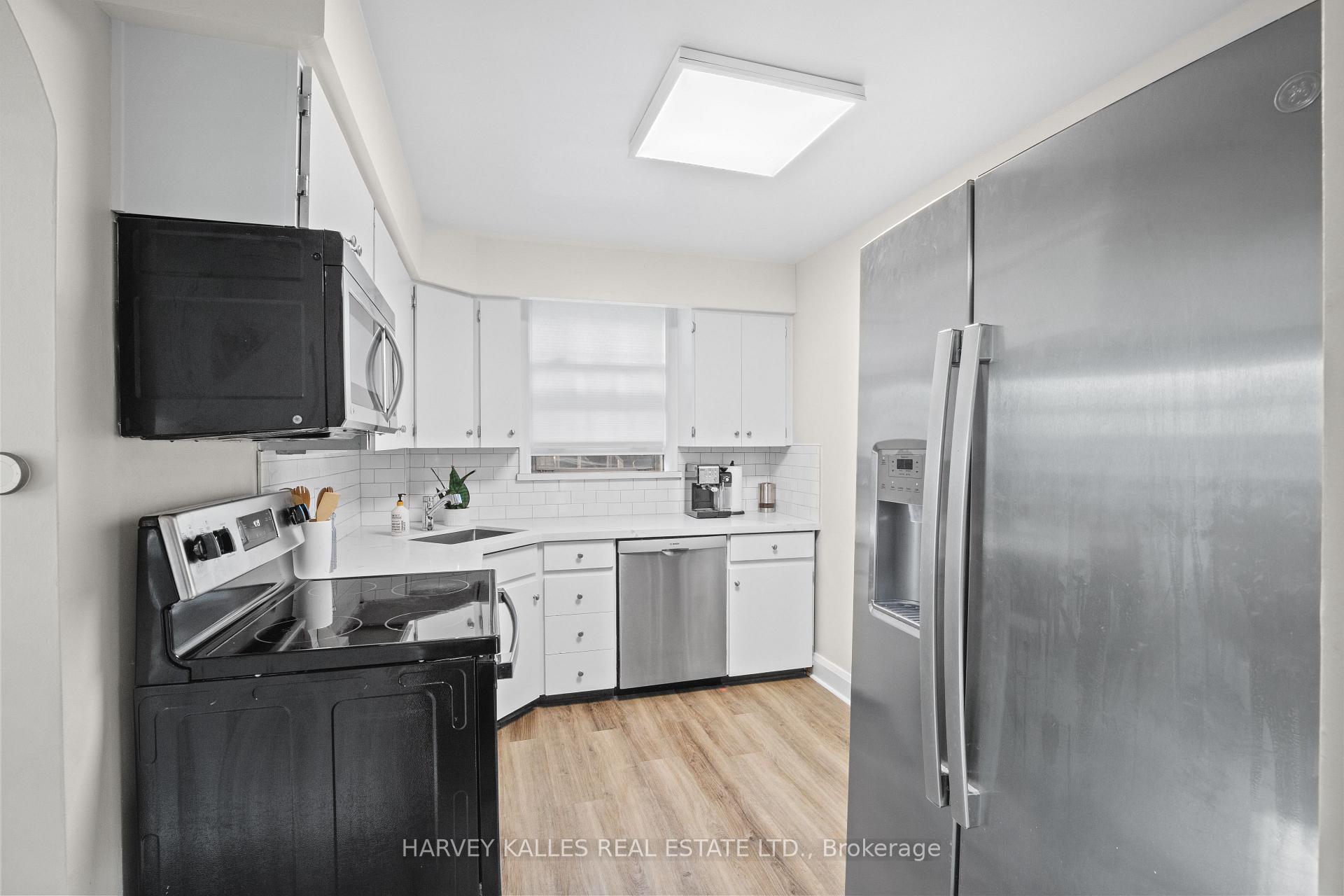 Photo 13 of 14 Lawnhurst Boulevard, Toronto, Forest Hill North — HOMEH