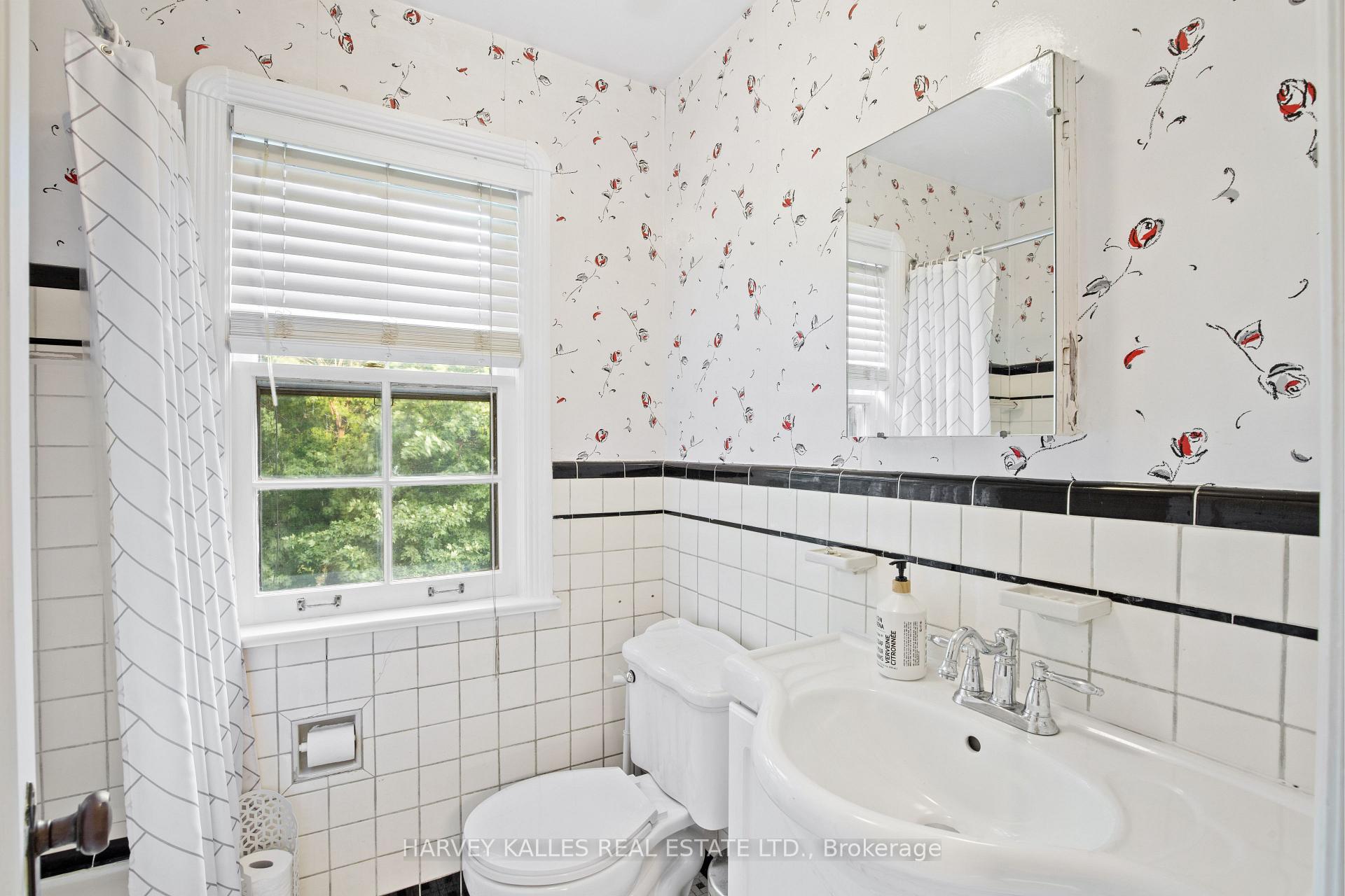Photo 25 of 14 Lawnhurst Boulevard, Toronto, Forest Hill North — HOMEH