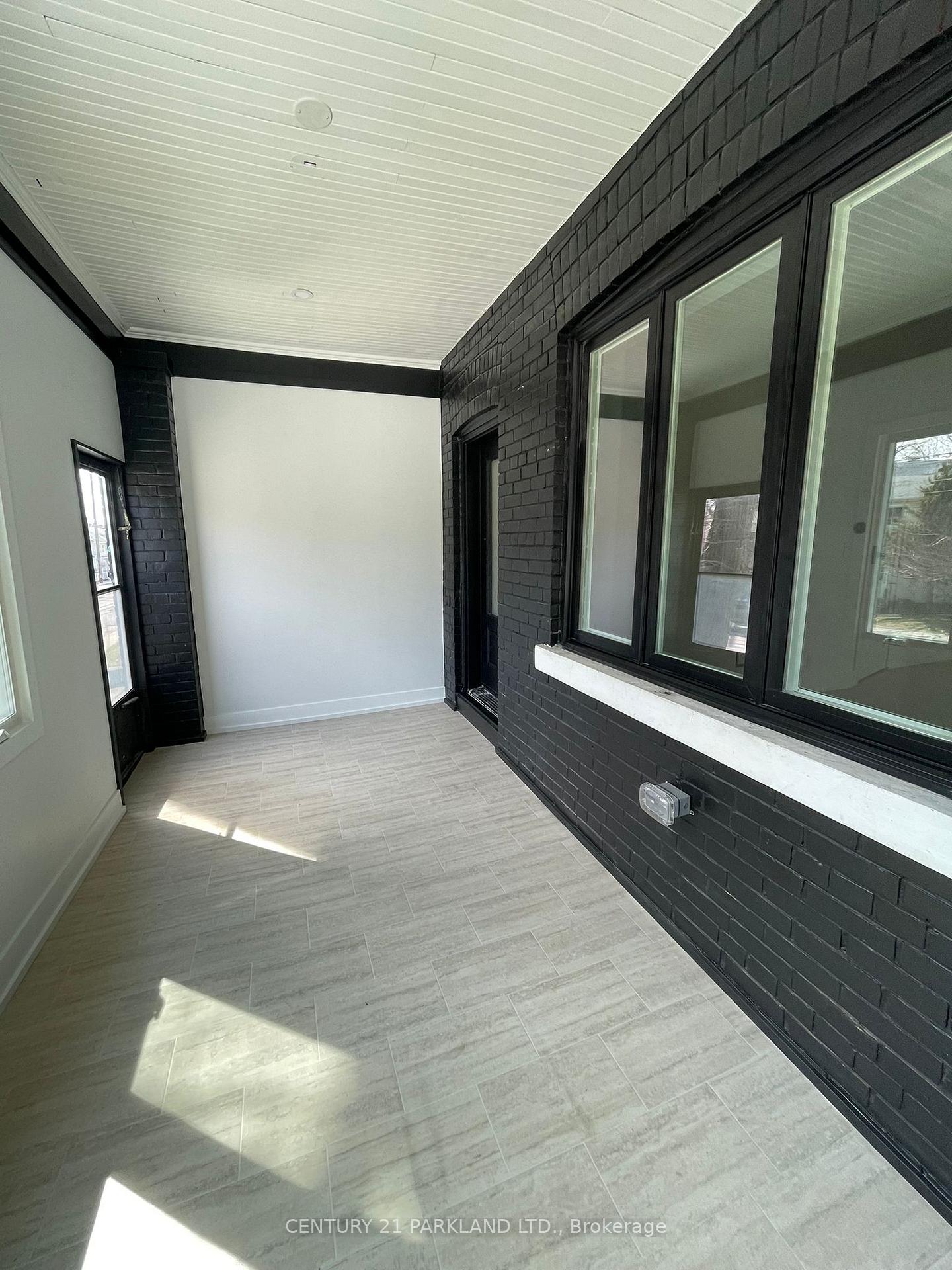 Photo 5 of Unit Main & Basement, 1840 Gerrard Street E, Toronto, Woodbine Corridor — HOMEH