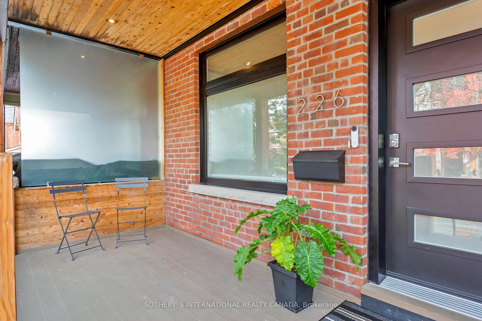 Photo 4 of 226 Lippincott Street, Toronto, University — HOMEH